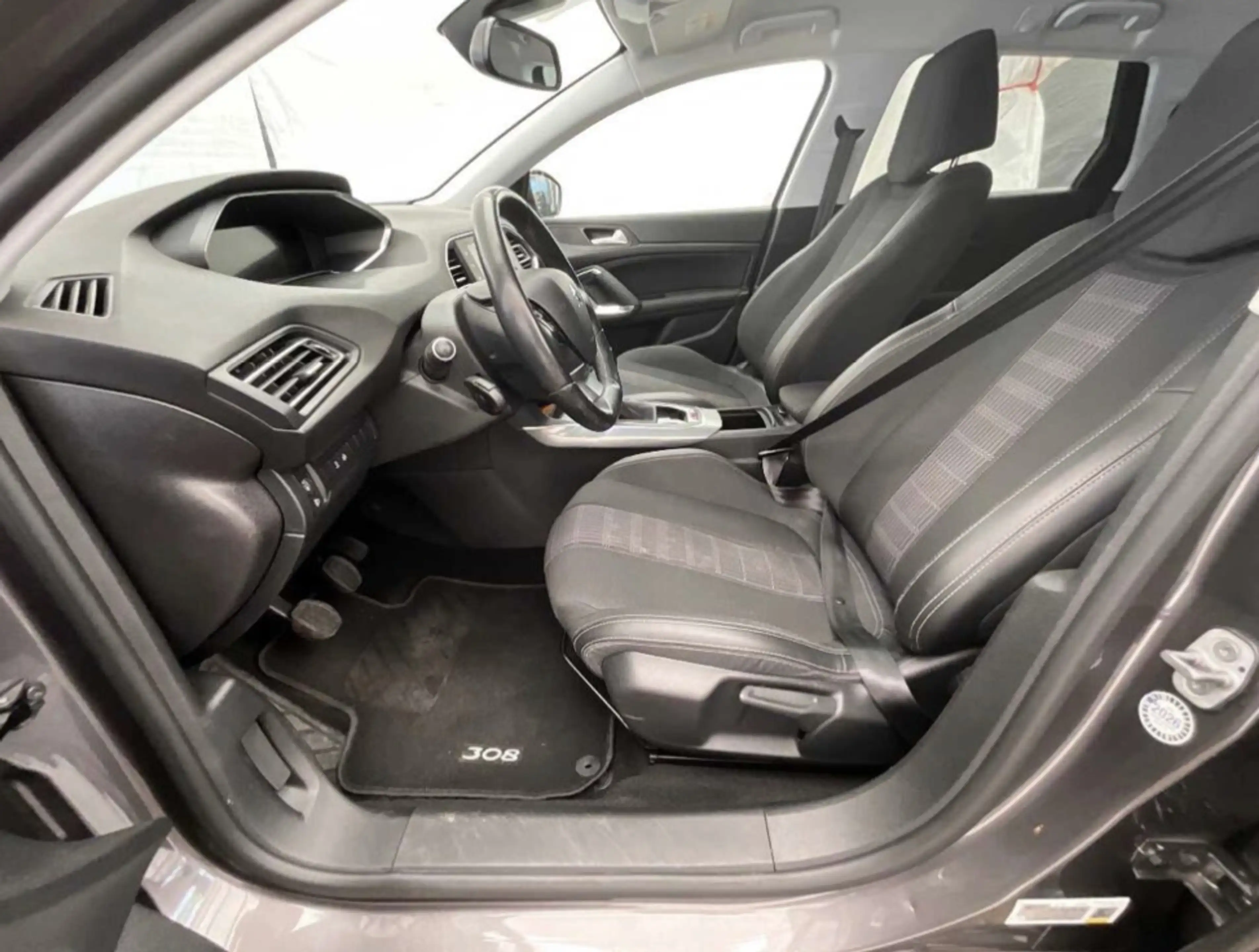 Peugeot 308 1.5 HDI Allure+1.HAND+NAVI+6 GANG+KLIMATRONIK+PDC+SHZ+AHK — photo 6