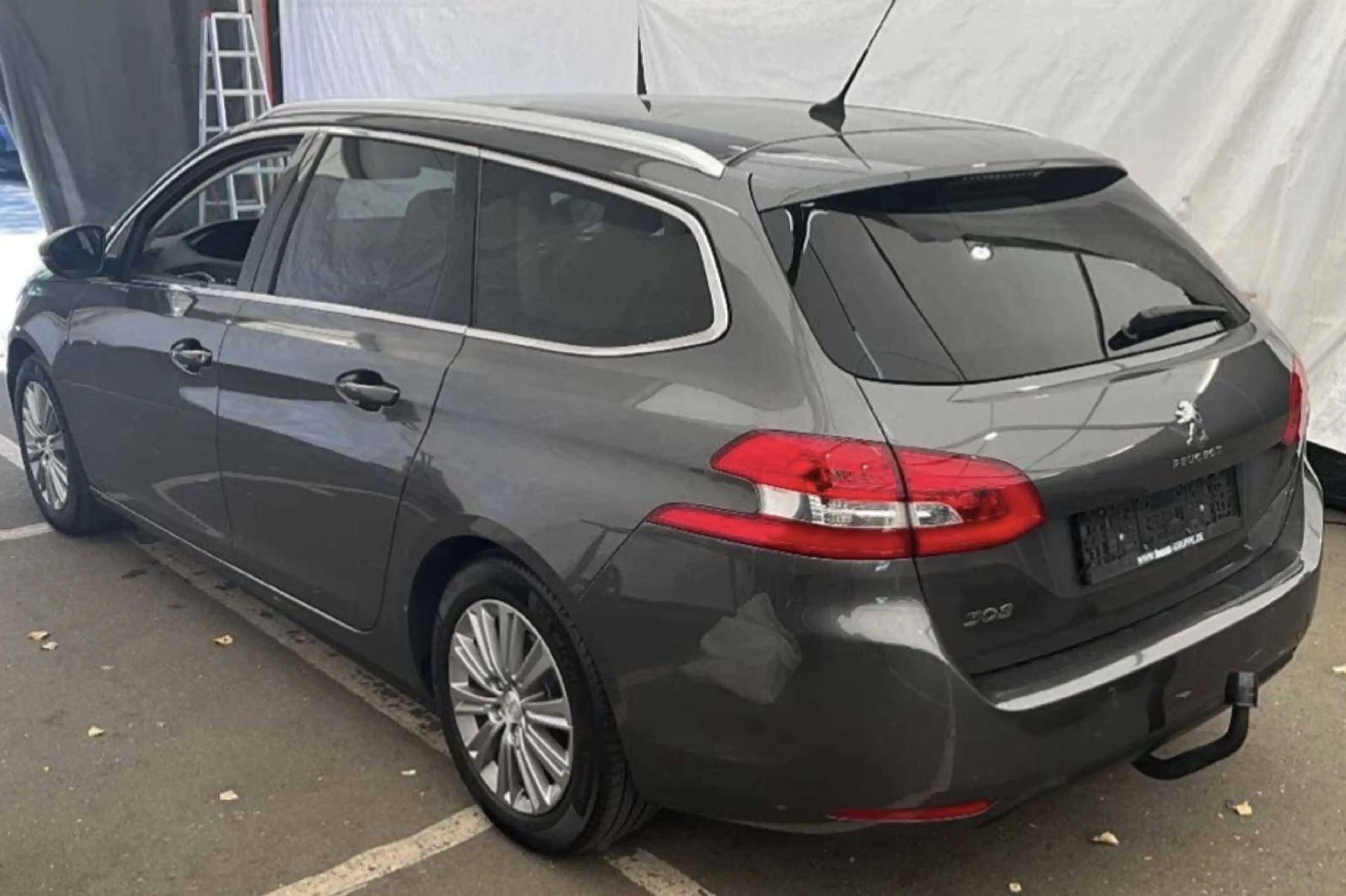 Peugeot 308 1.5 HDI Allure+1.HAND+NAVI+6 GANG+KLIMATRONIK+PDC+SHZ+AHK — photo 3