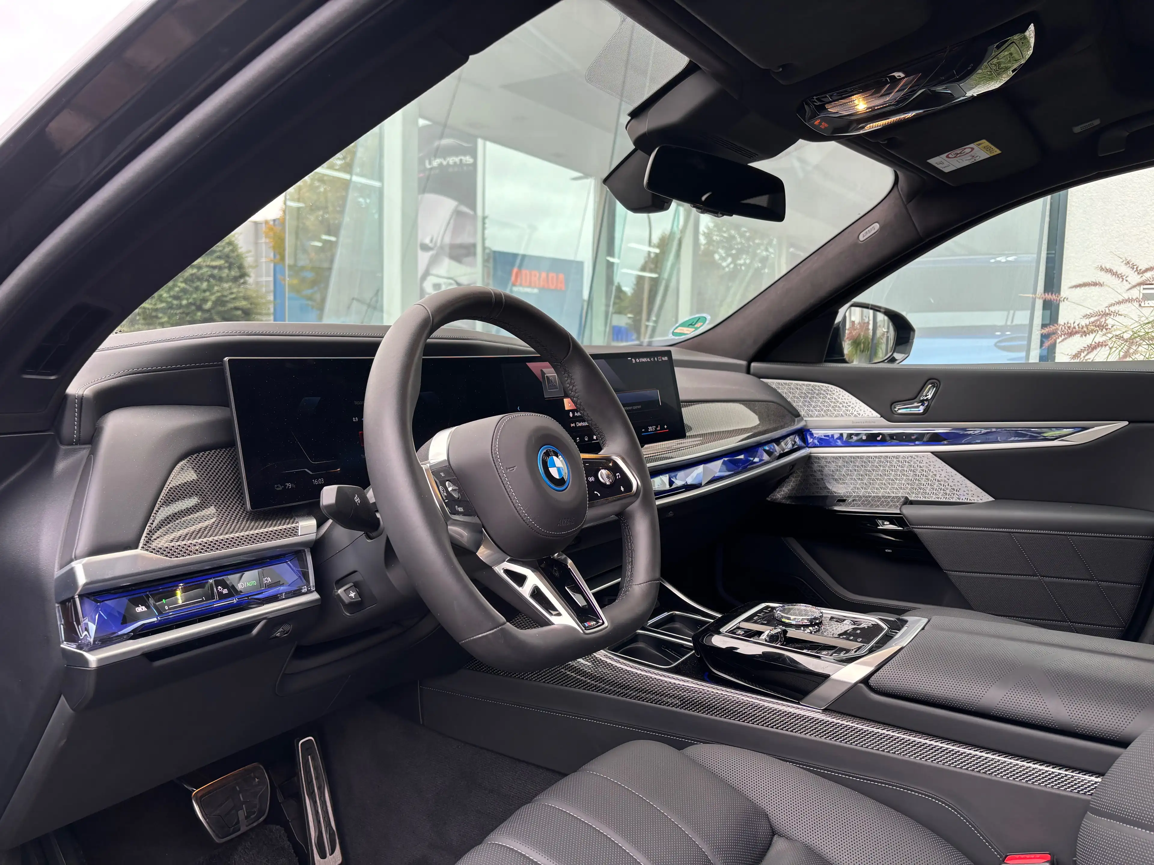 BMW i7 xDrive60 M Sport — photo 7