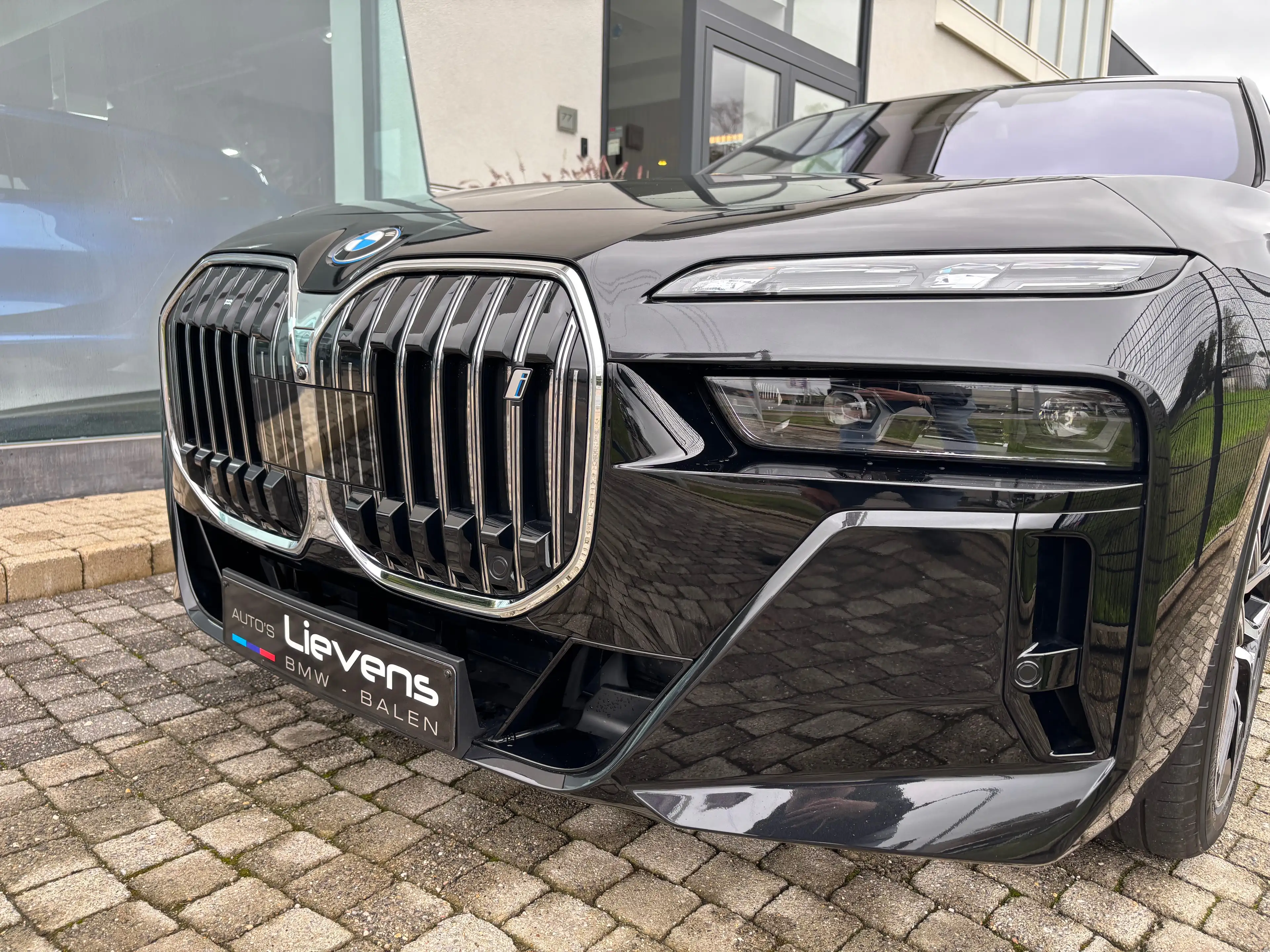 BMW i7 xDrive60 M Sport — photo 6