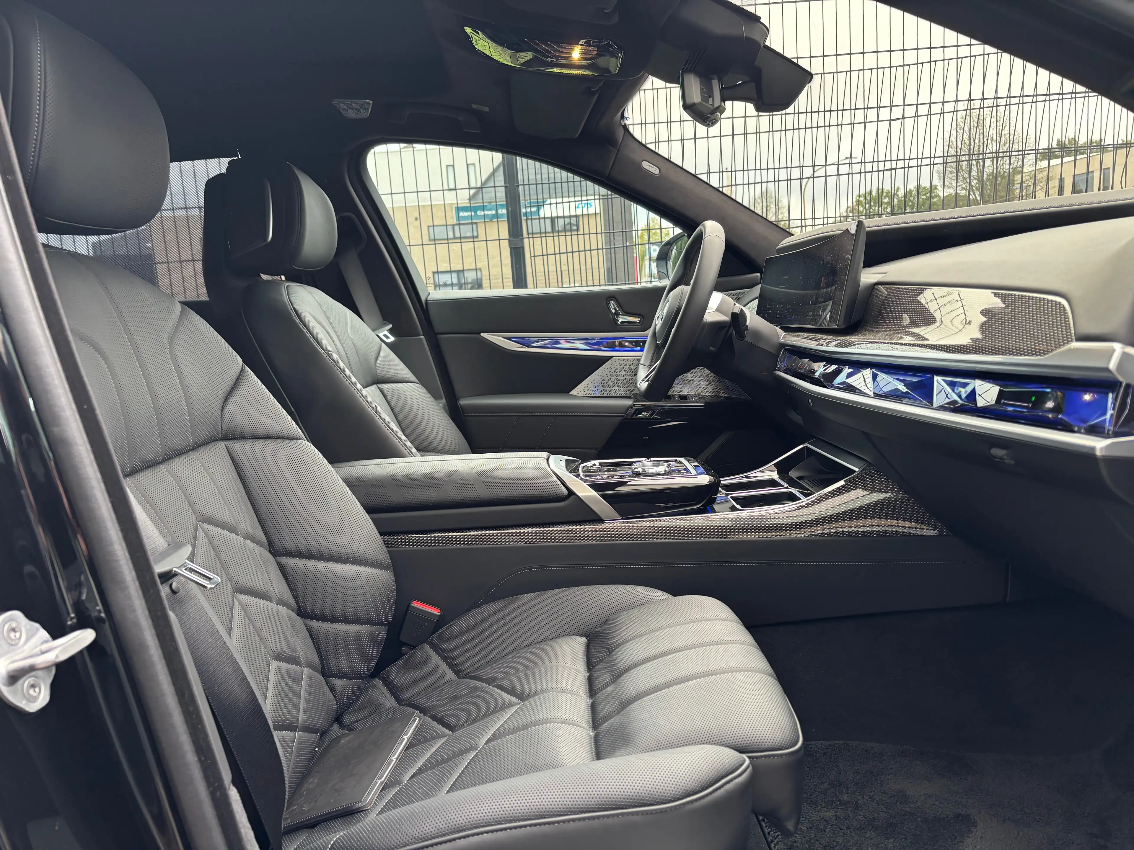 BMW i7 xDrive60 M Sport — photo 10