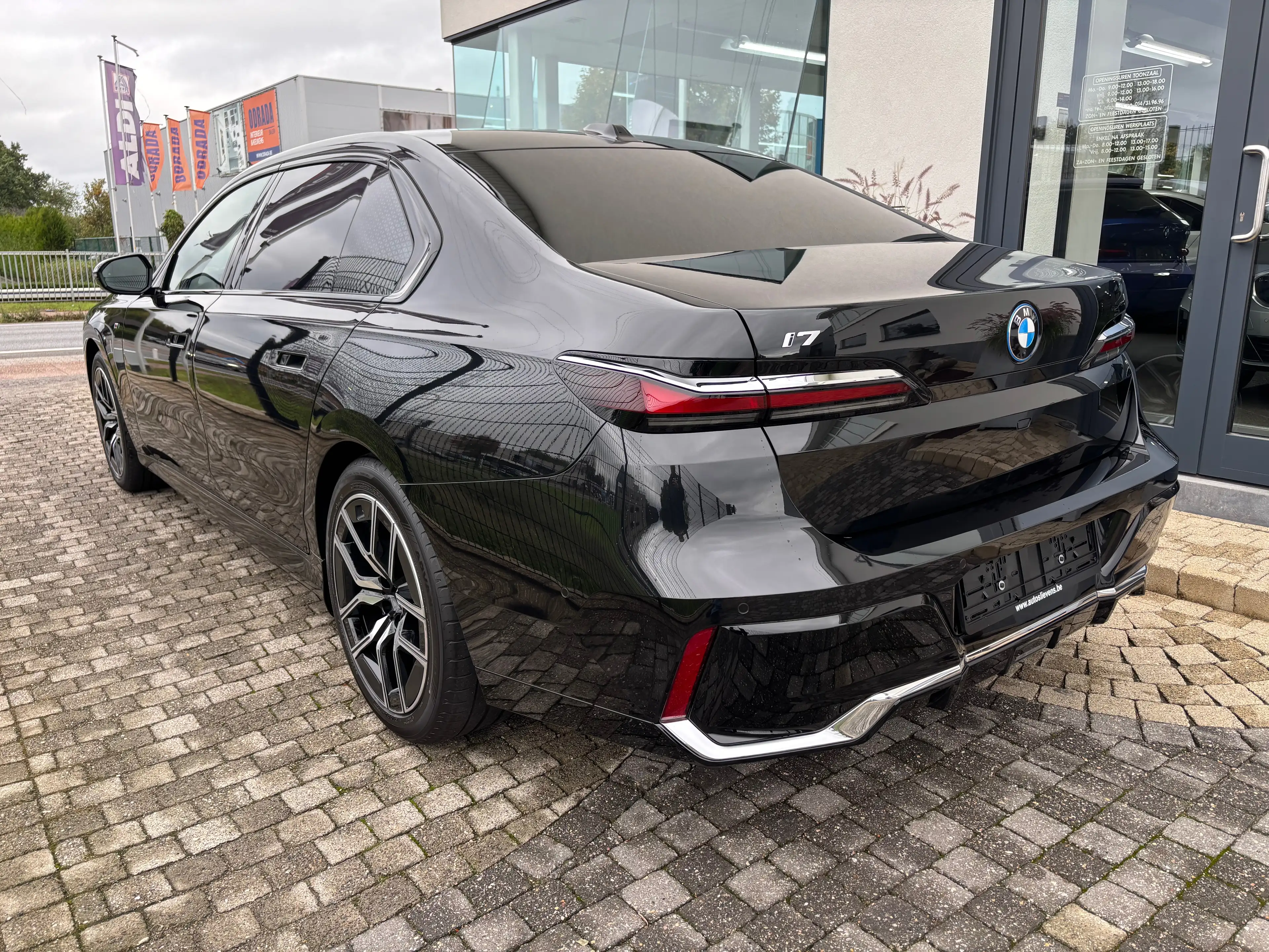 BMW i7 xDrive60 M Sport — photo 4