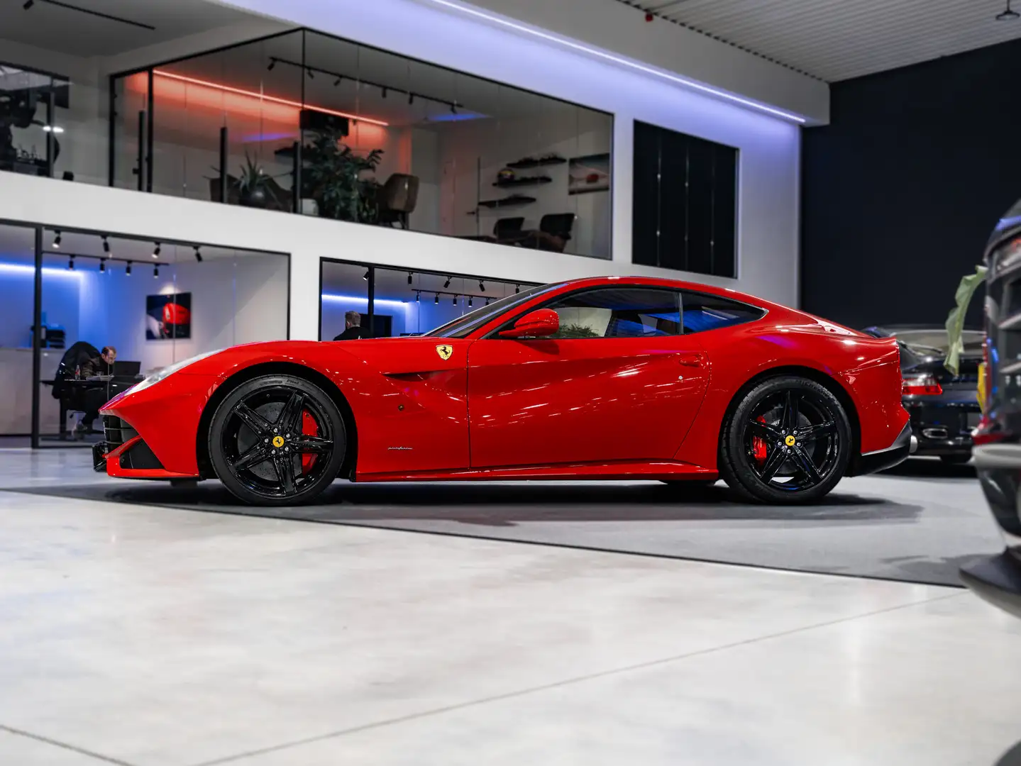 Ferrari F12 F12 Berlinetta 6.3i V12 - UAE car - 18.590 km Rot - 2