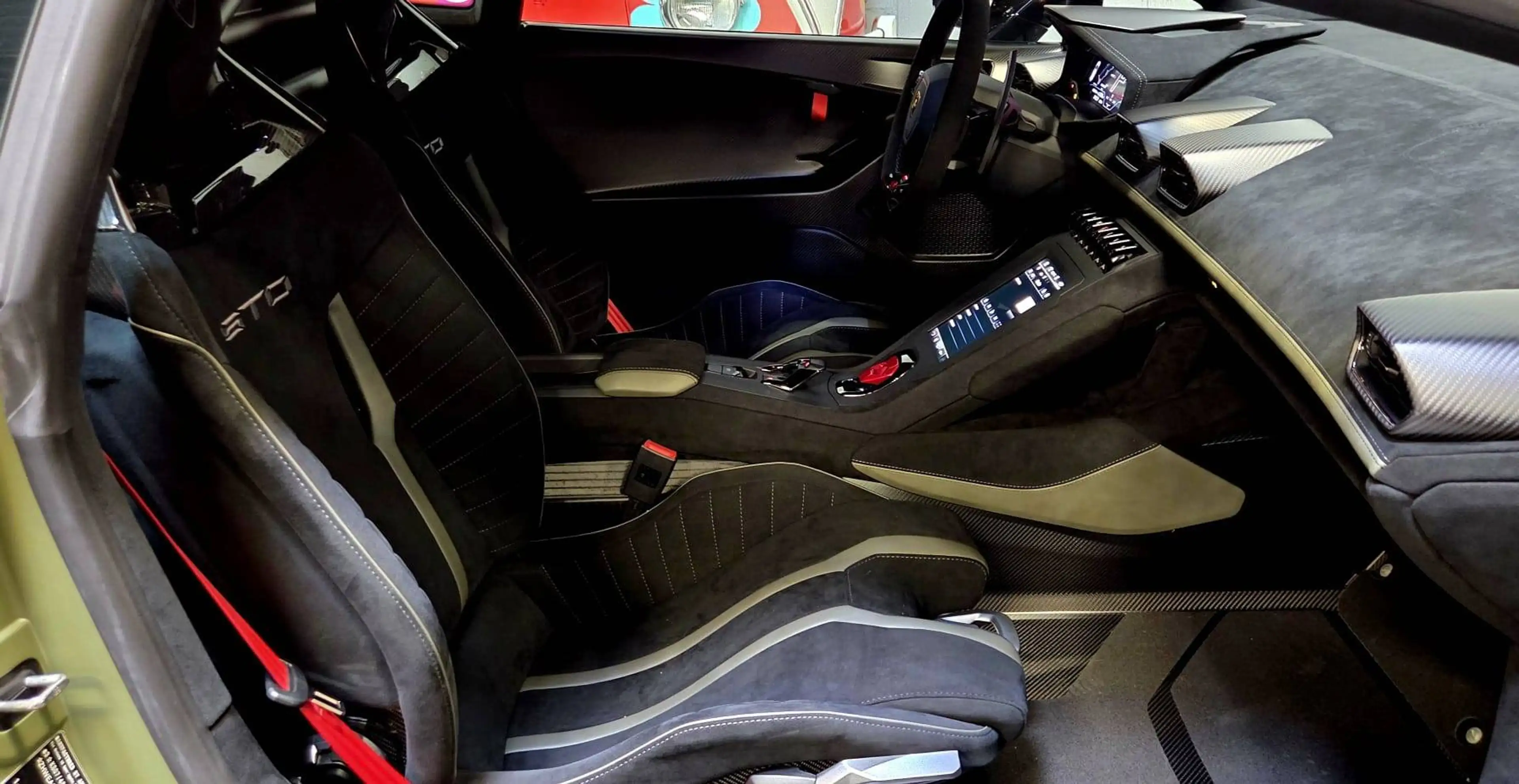 Lamborghini Huracán STO 5.2i V10 40v LP640-2 — photo 11