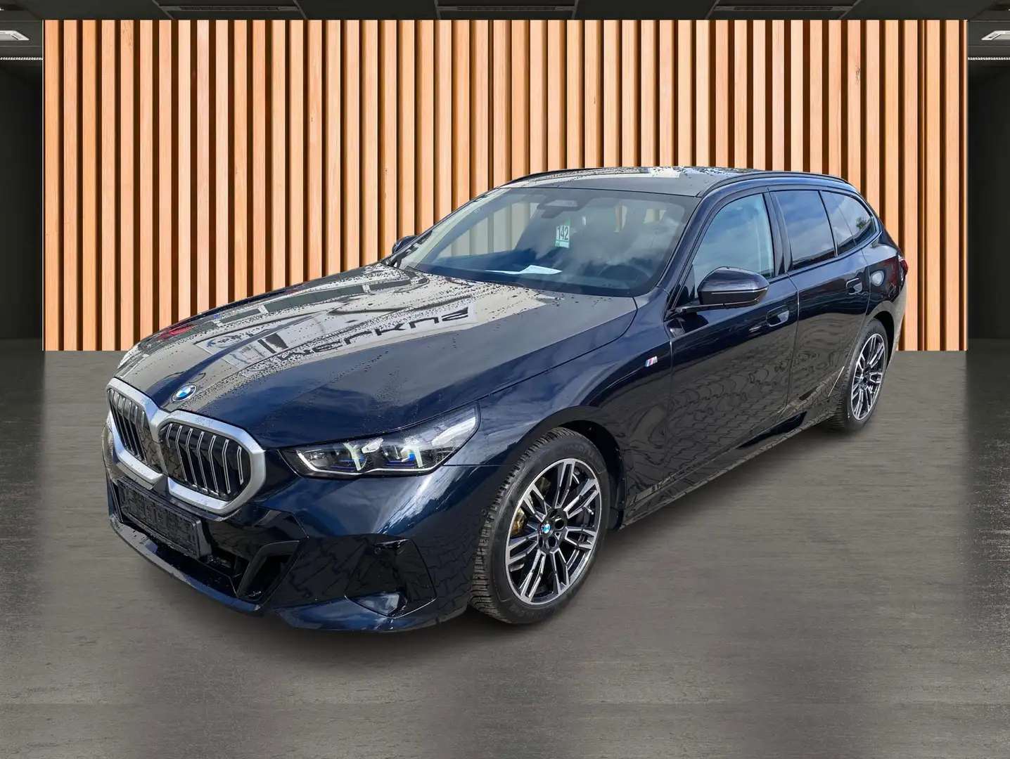 BMW 520 d xDrive M Sport*Standheizung*AHK*DAB Schwarz - 2