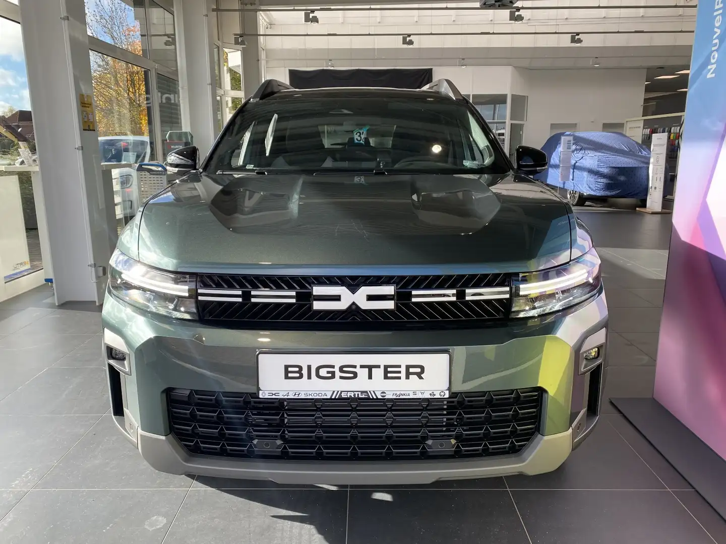 Dacia Bigster Journey HYBRID 155 *WINTRERAD AKTION* Grün - 2