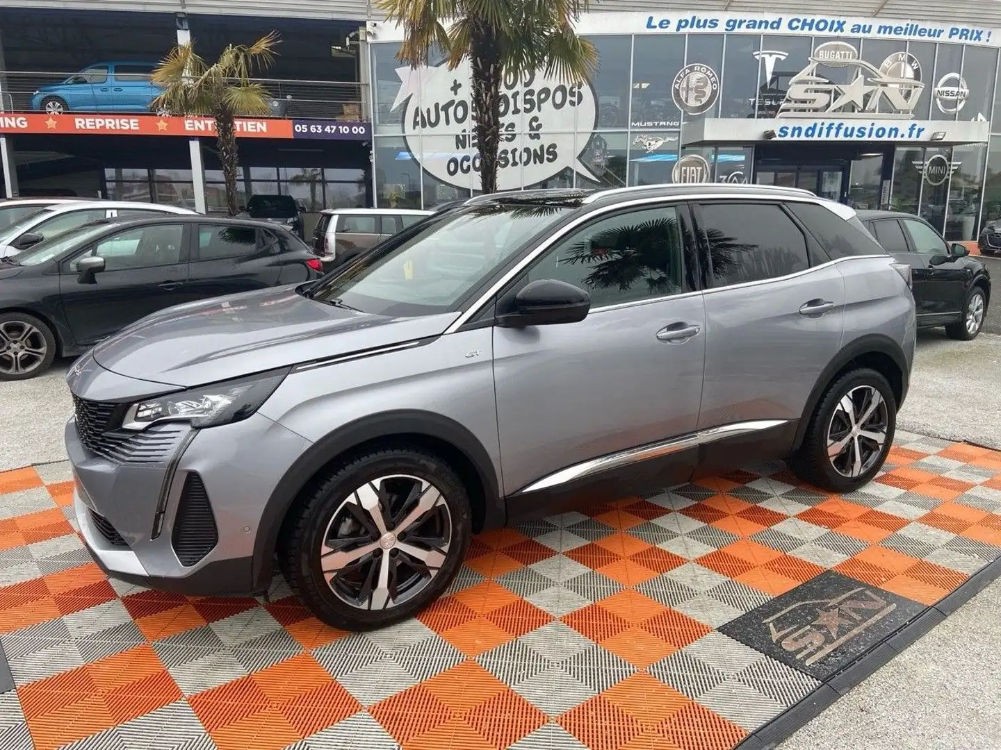Peugeot 3008 BlueHDi 130 EAT8 GT Toit Hayon Grip 1Â°Main Gris - 1