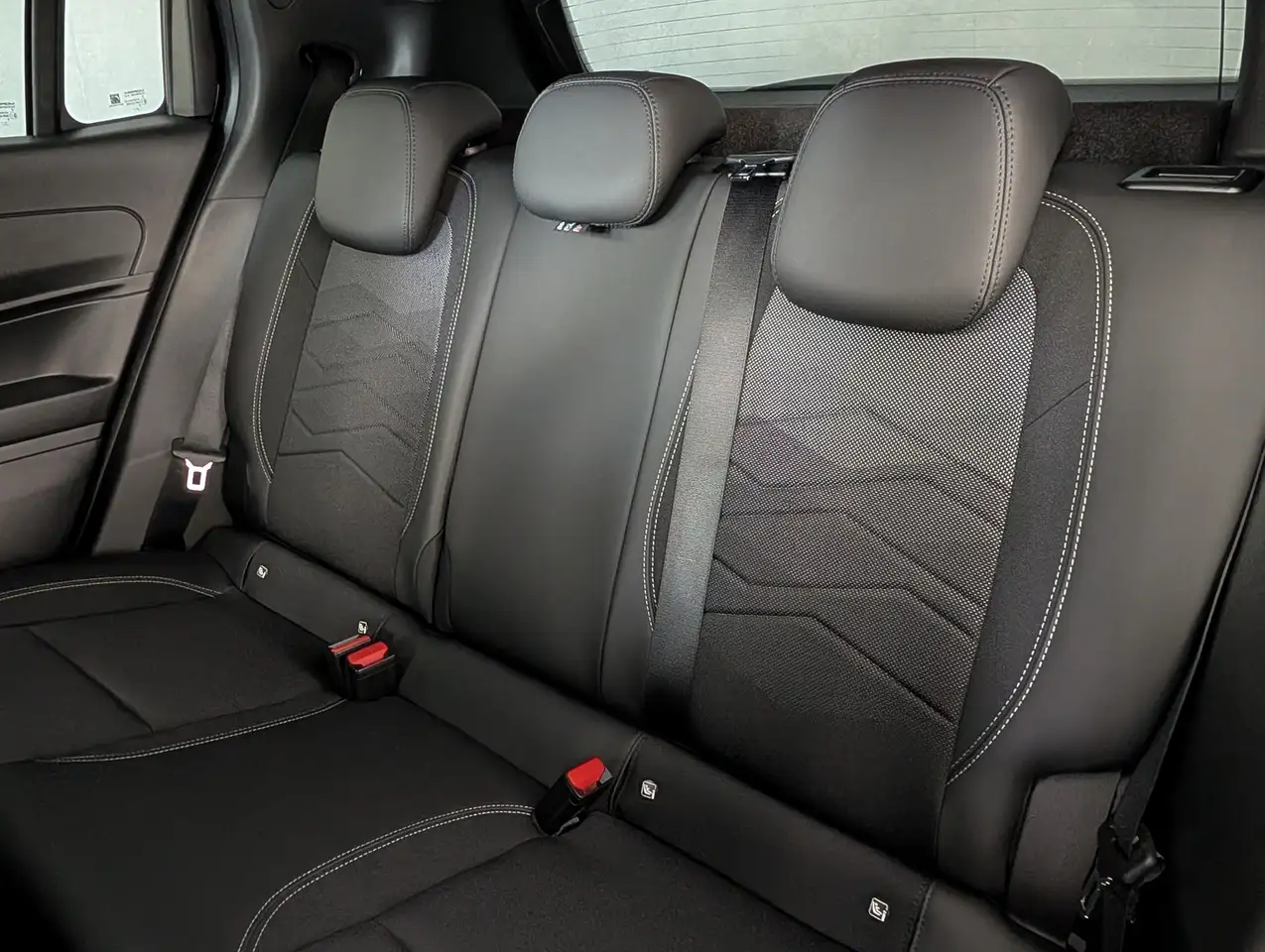 Jeep Avenger 1.2 TURBO E-HYBRID 110CV EDCT6 SUMMIT FREEDOM - TETTO 16