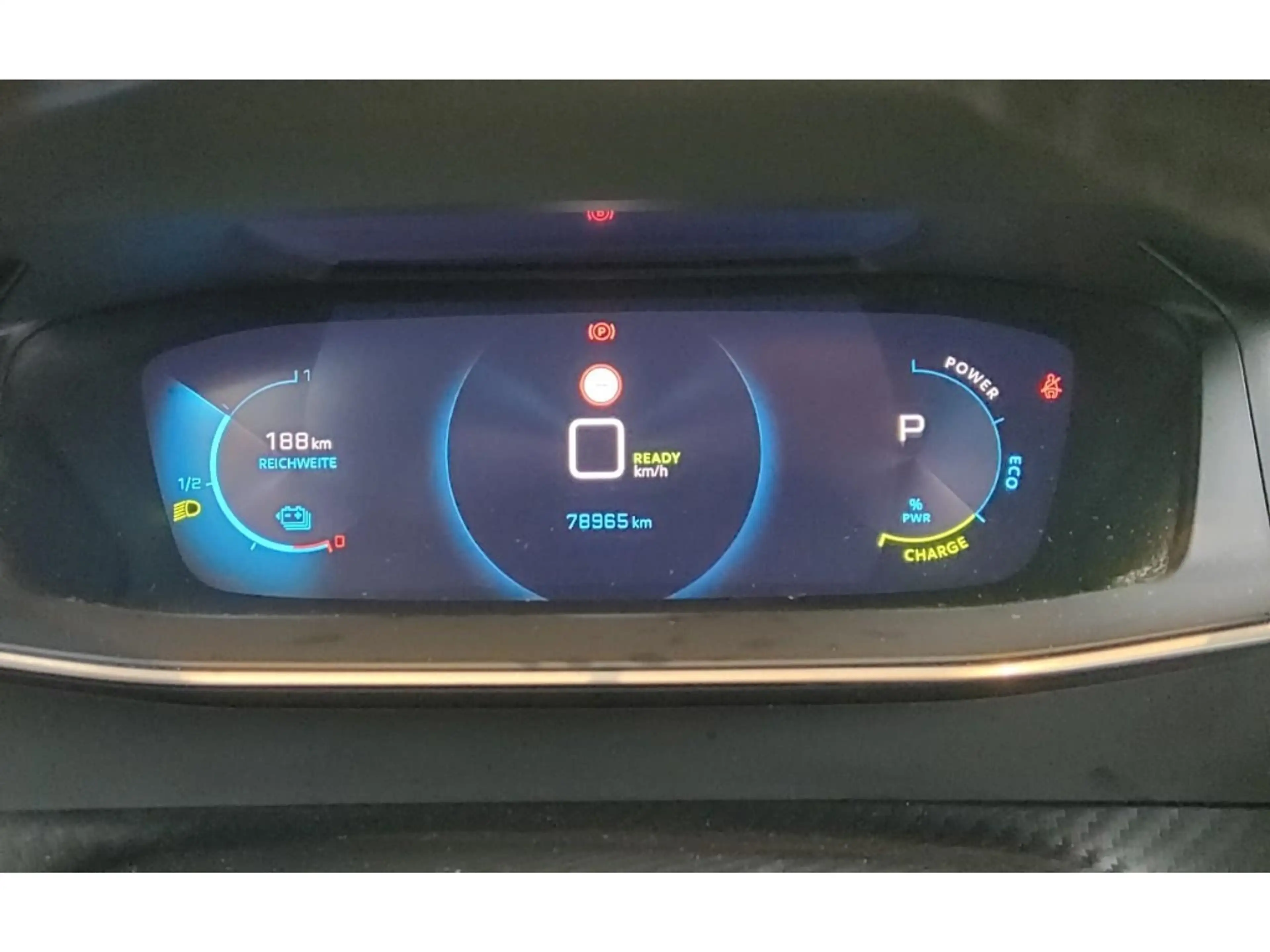 Peugeot 2008 Allure 11kw Charger Shz Navi Kamera — photo 5