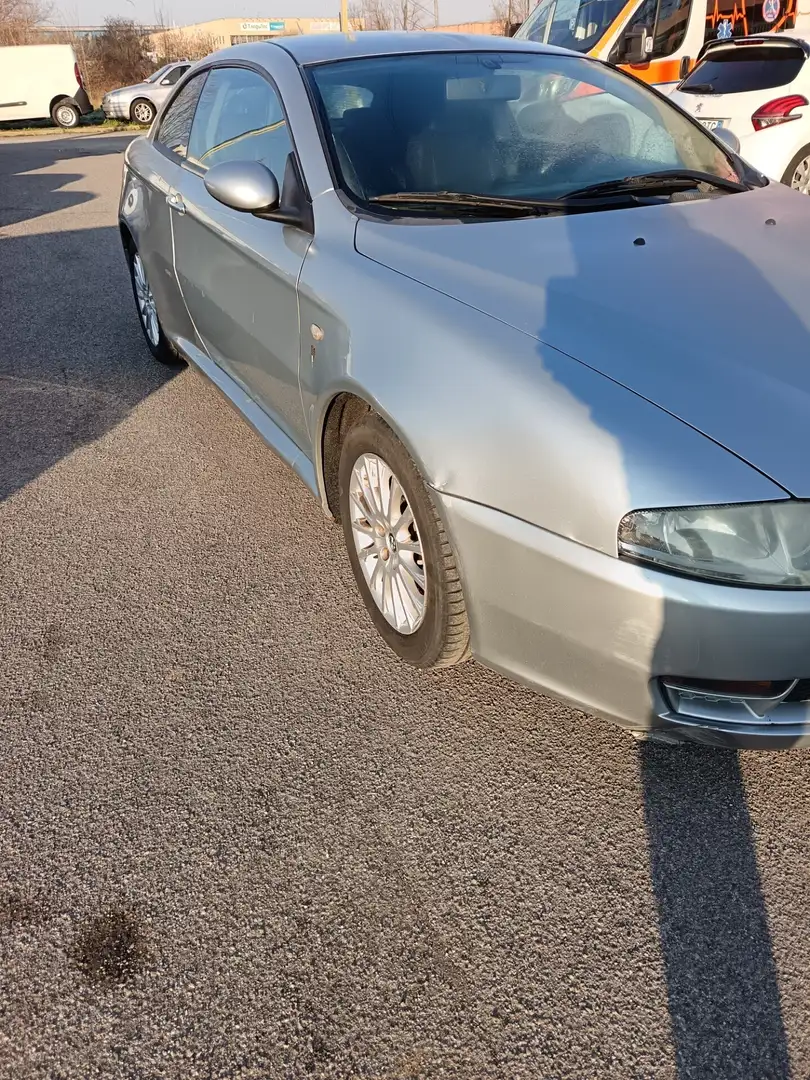 Alfa Romeo GT 2.0 JTS 16V Distinctive GPL Grigio - 2