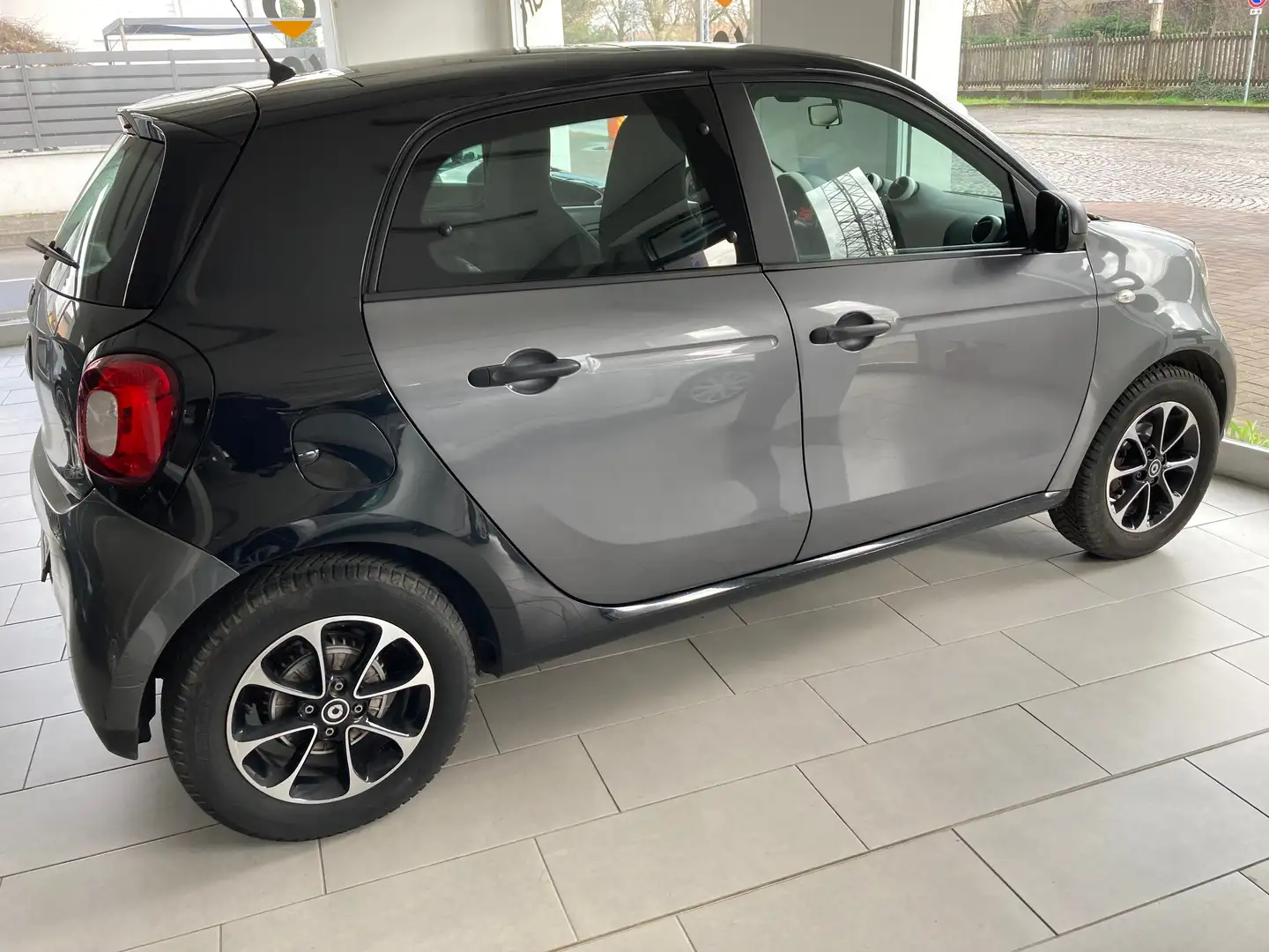 smart forFour Forfour 1.0 Youngster 61cv UNIPRO Grigio - 1