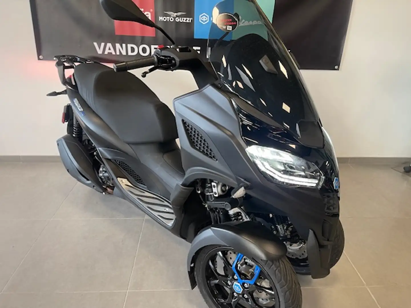 Piaggio MP3 310 Чорний - 1