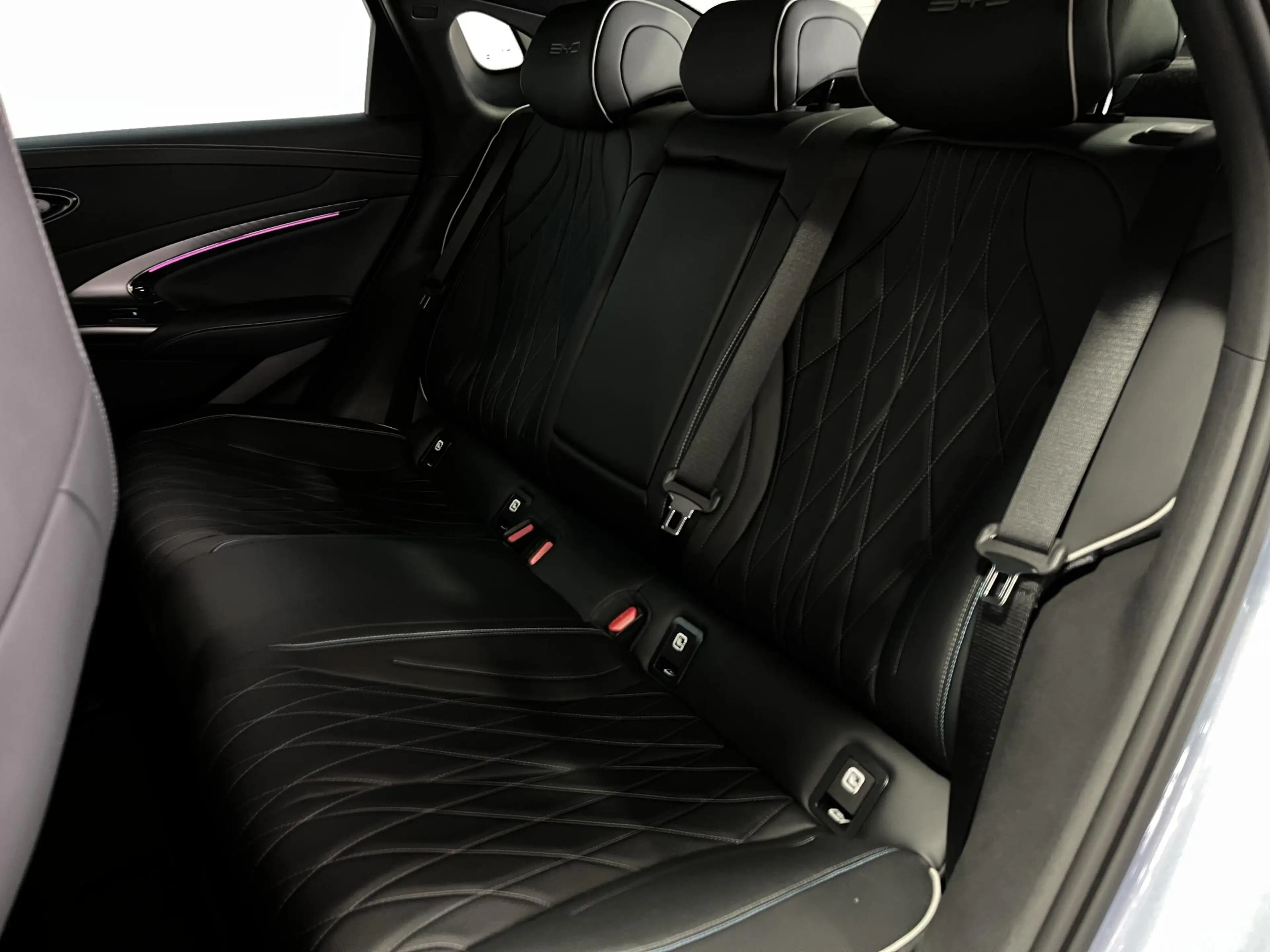 BYD Seal Business RWD 61.4 kWh | Van: € 37.695,- nu rijklaa — photo 8