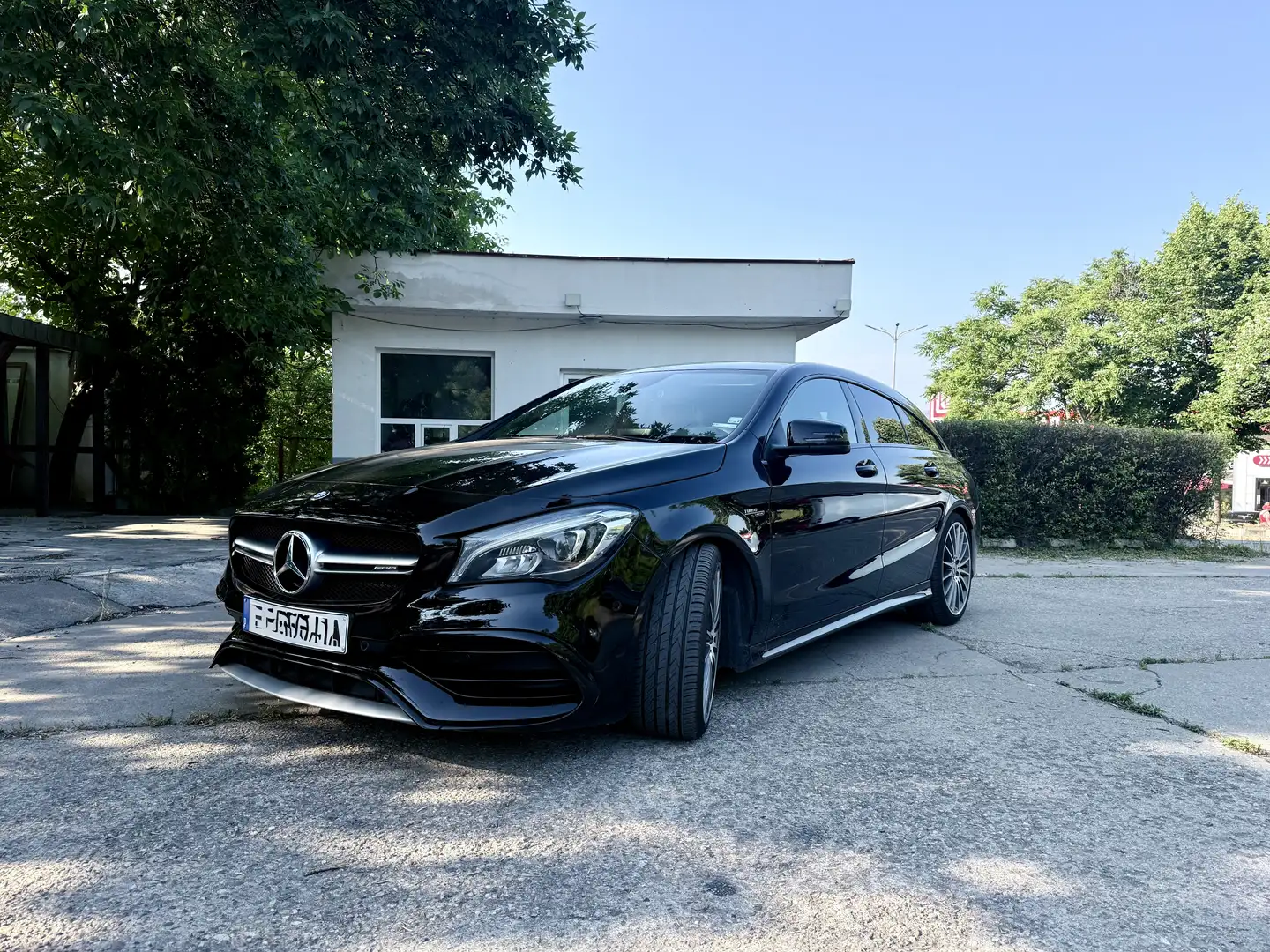 Mercedes-Benz CLA 45 AMG 4Matic Shooting Brake Sp.sh. 7G-DCT red edition - 1