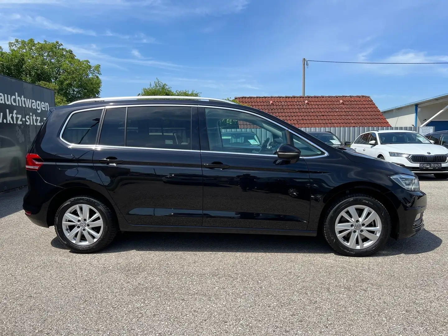 Volkswagen Touran Highline 2,0 SCR TDI 7 Sitze Noir - 2