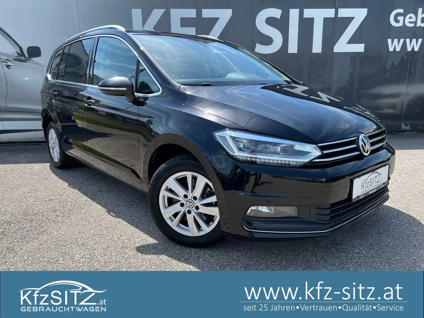 Volkswagen Touran Highline 2,0 SCR TDI 7 Sitze Schwarz - 1