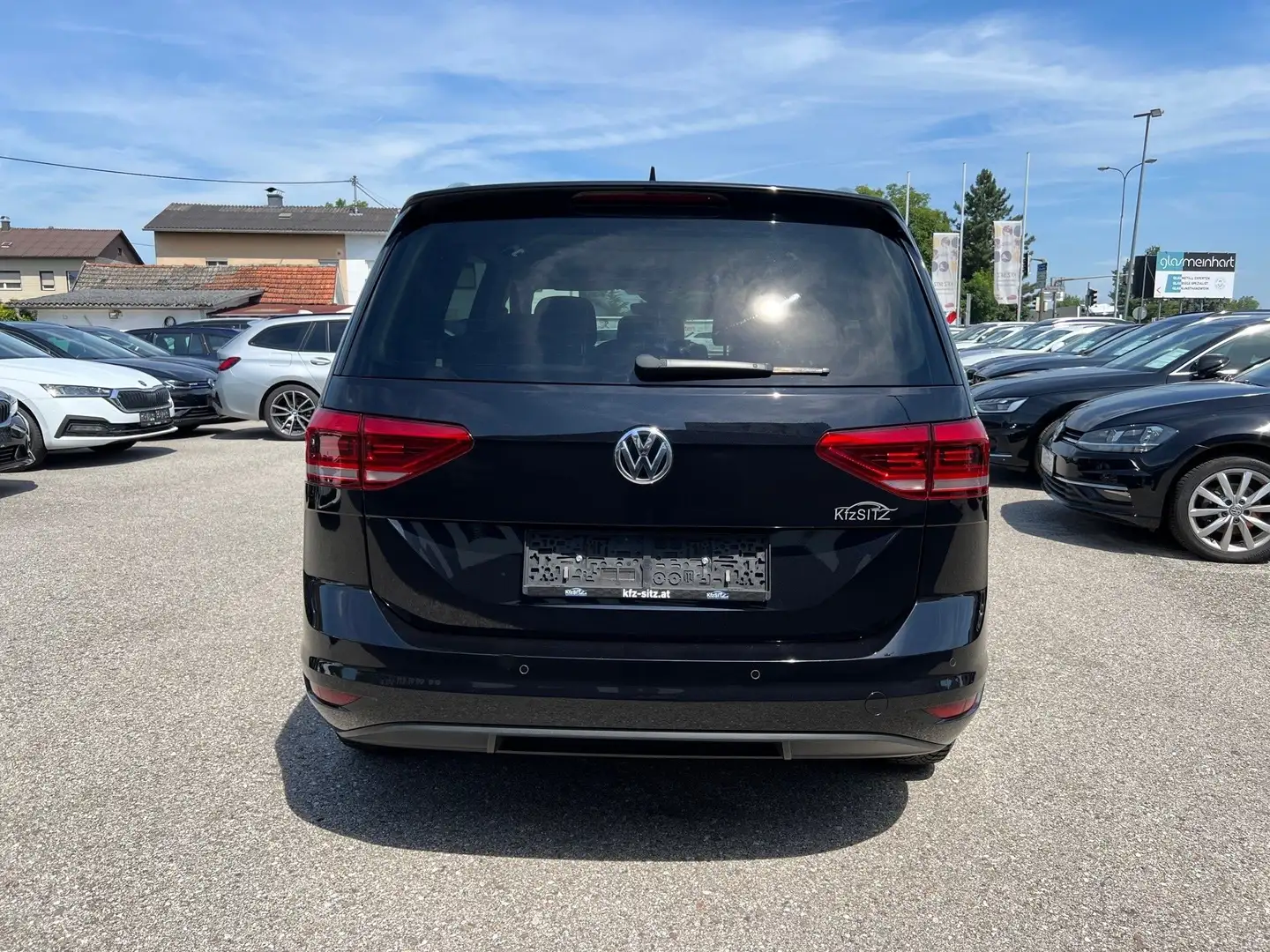 Volkswagen Touran Highline 2,0 SCR TDI 7 Sitze Schwarz - 2