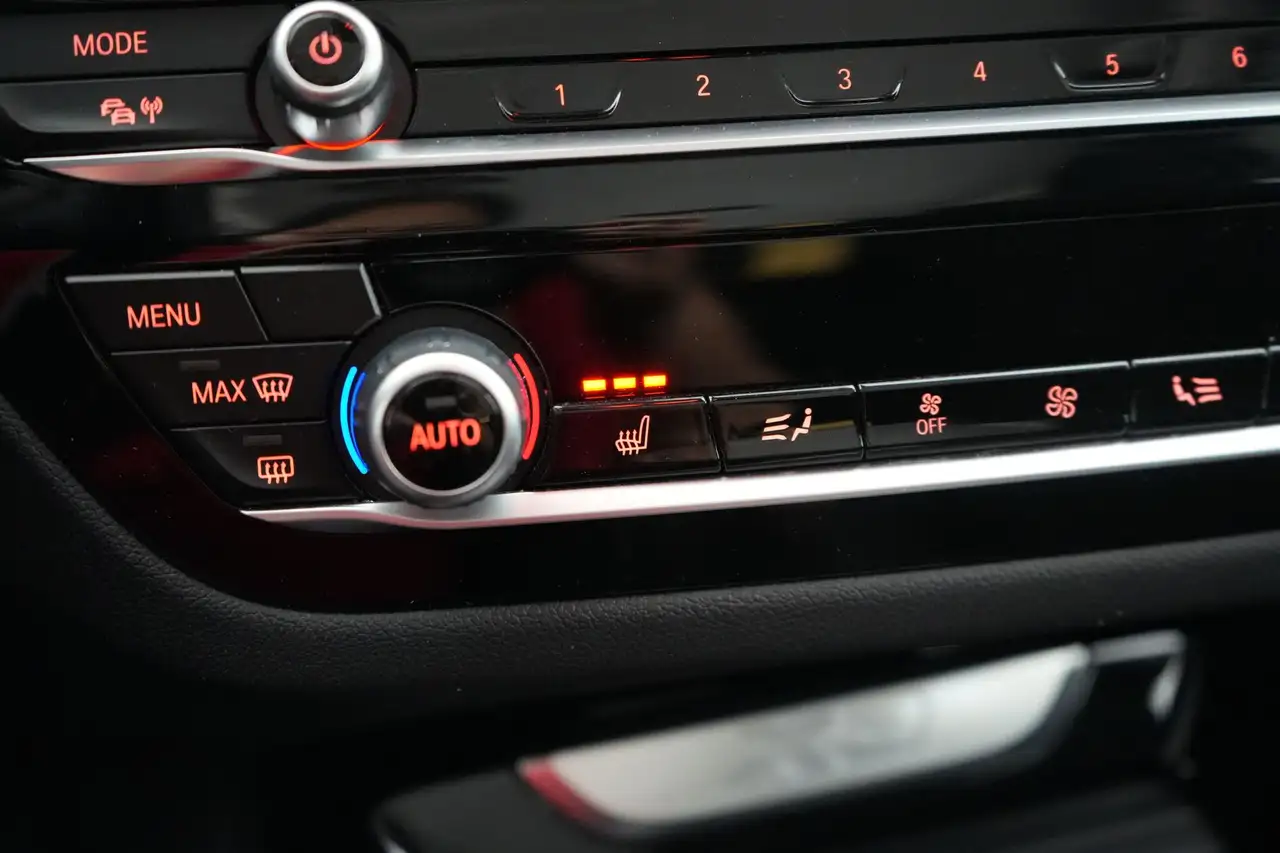 BMW X3 2.0 sDrive18dA LEDER/CUIR LED GPS PDC Verw. Zetels, миниатюра 26