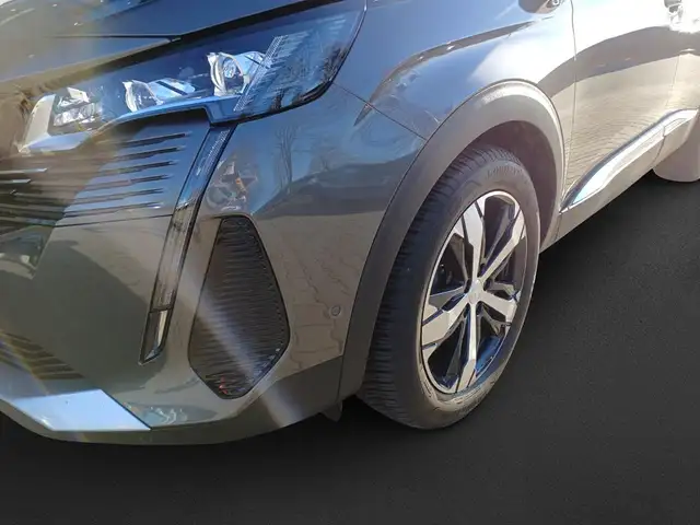 Peugeot 3008 view 11
