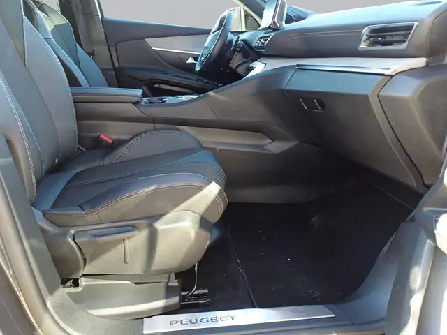 Peugeot 3008 view 13