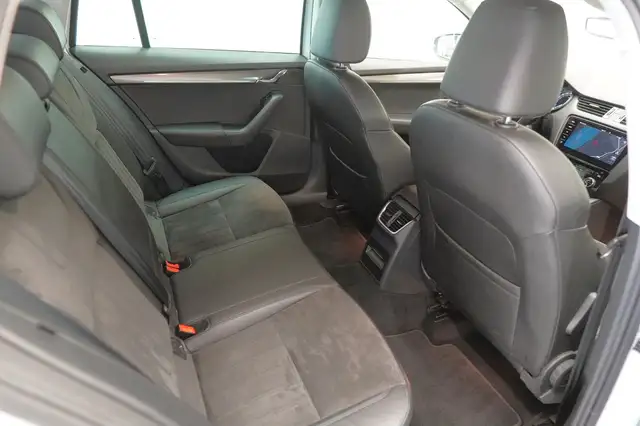 Skoda Octavia view 22