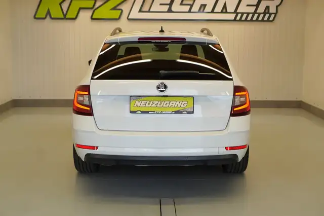 Skoda Octavia view 5