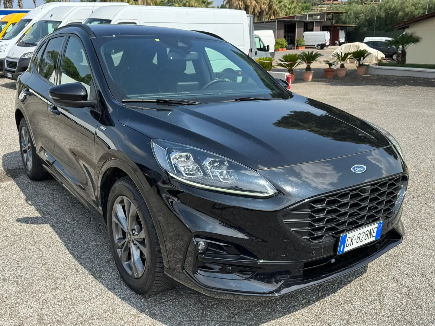 Ford Kuga 2.5 Full Hybrid 190 CV CVT 2WD ST-Line X Negro - 1