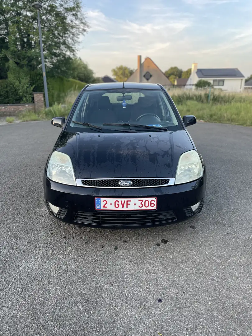 Ford Fiesta 1.3 Ambiente - 1
