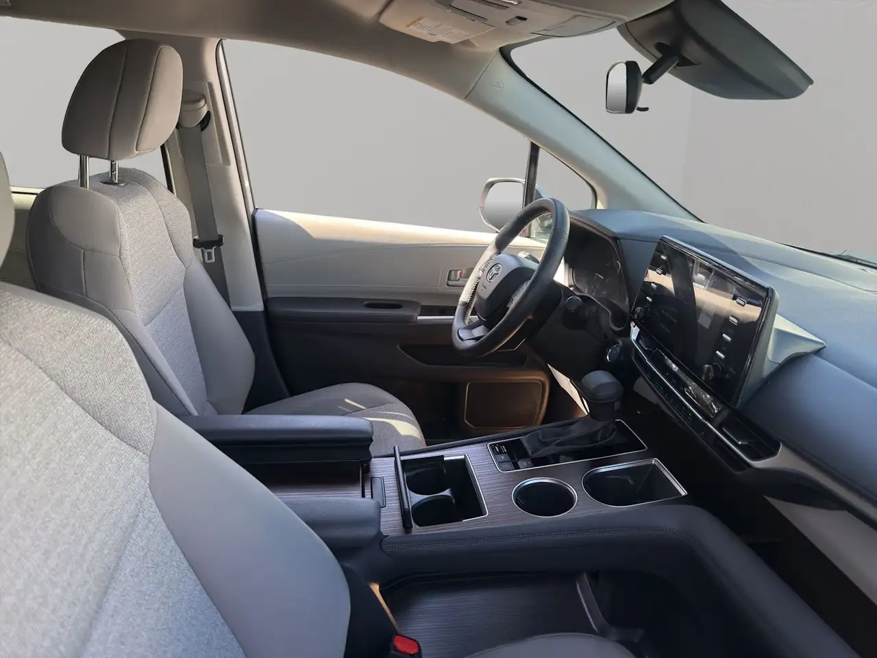 Toyota Sienna снимка Toyota Sienna