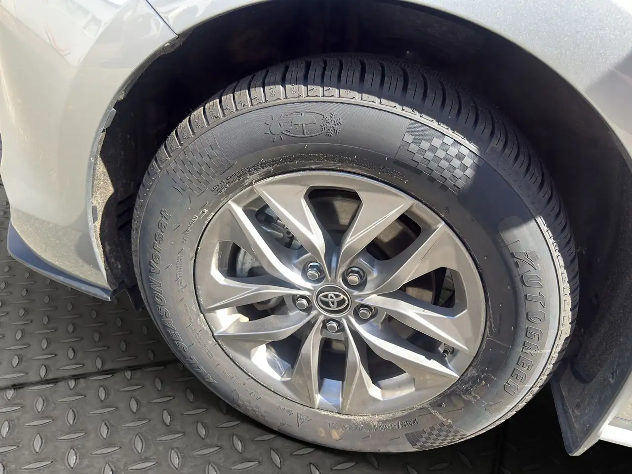 Toyota Sienna снимка Toyota Sienna