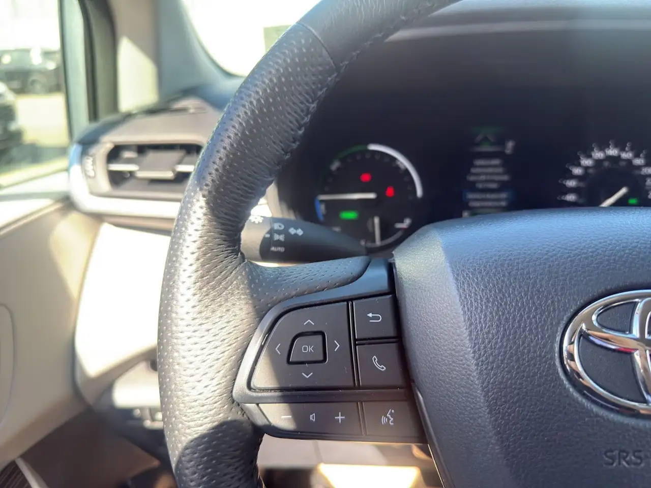 Toyota Sienna снимка Toyota Sienna