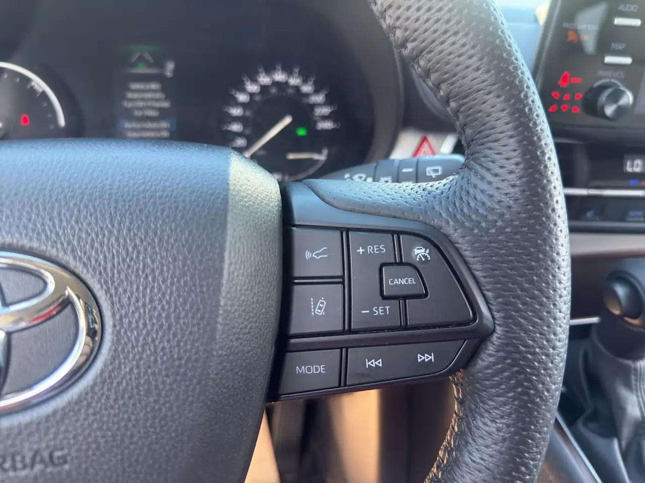 Toyota Sienna снимка Toyota Sienna