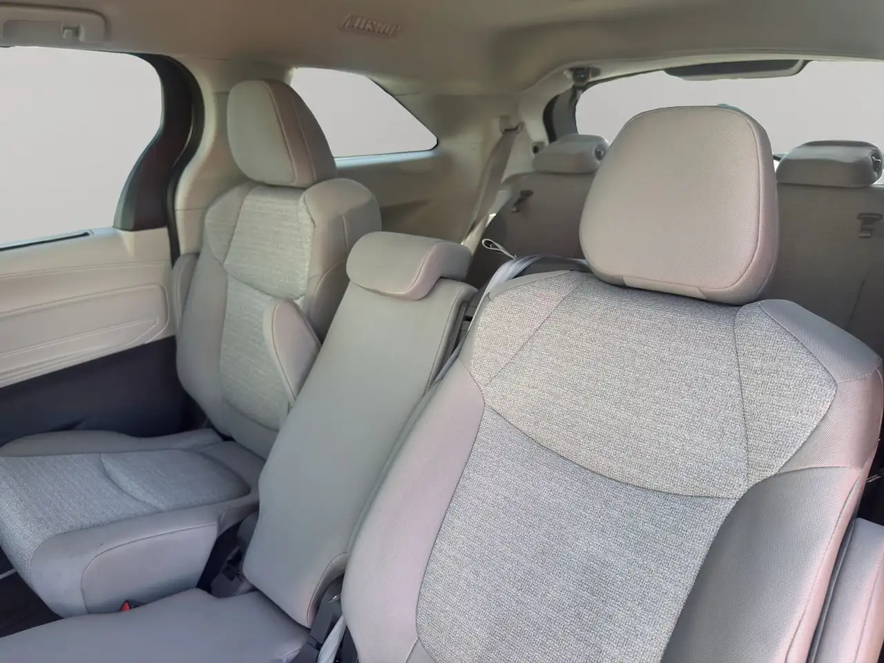 Toyota Sienna снимка Toyota Sienna
