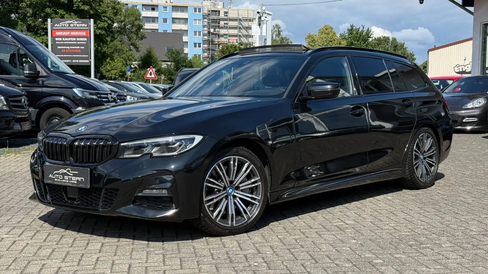 BMW 330 e Touring M Sport PANO LASER AHK SPUR VIRTUAL Noir - 1