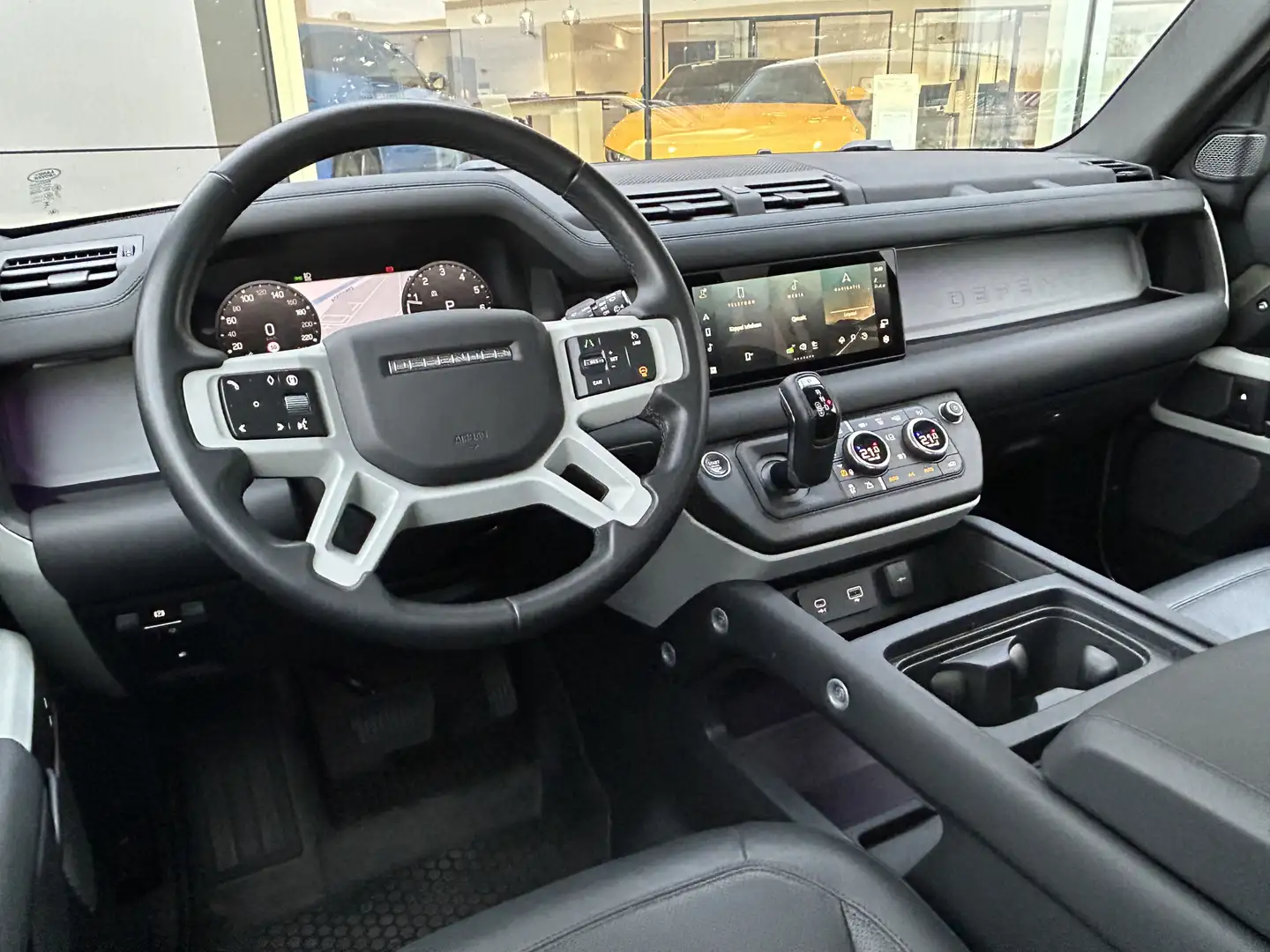Land Rover Defender 110 2.0 P400e 404pk AWD 110 SE | NIeuw door ons ge Groen - 2
