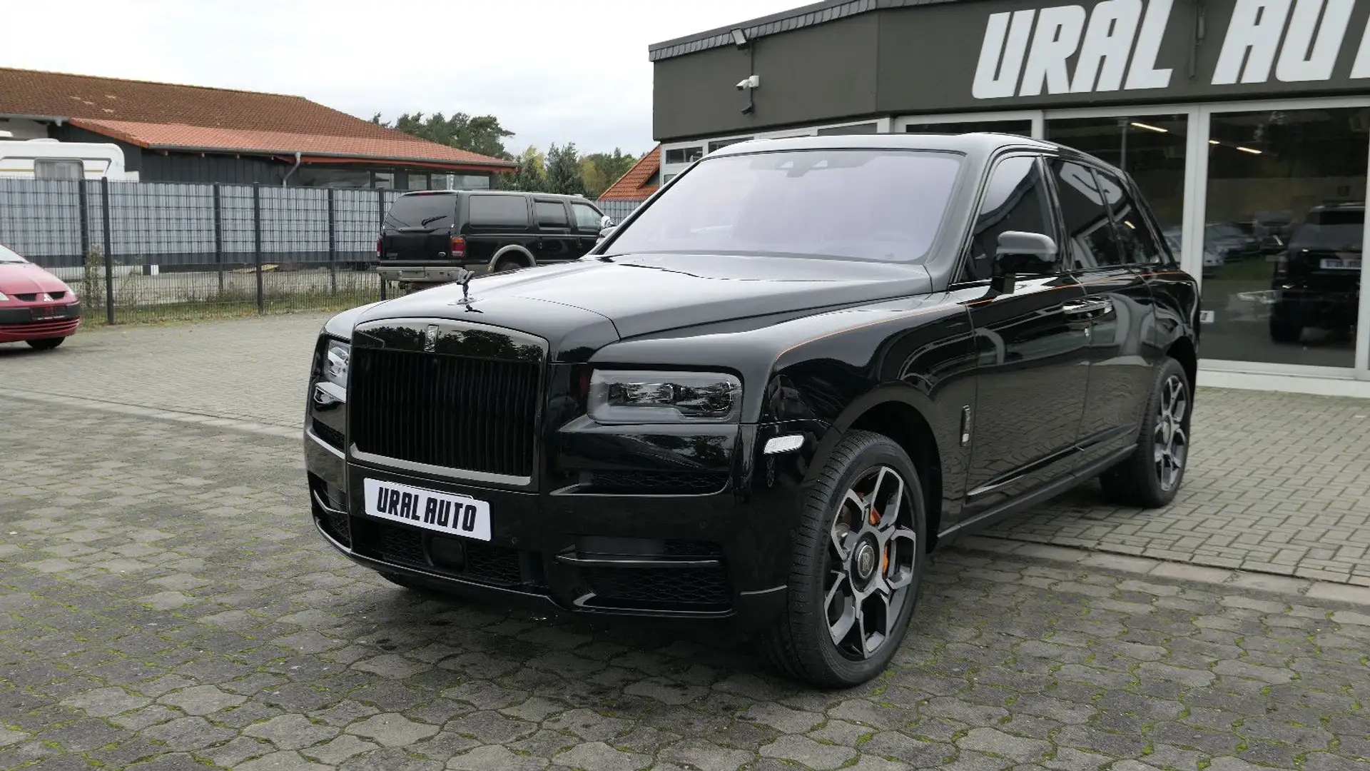 Rolls-Royce Cullinan Black Badge Bespoke/Starlight/MY2023 Schwarz - 1