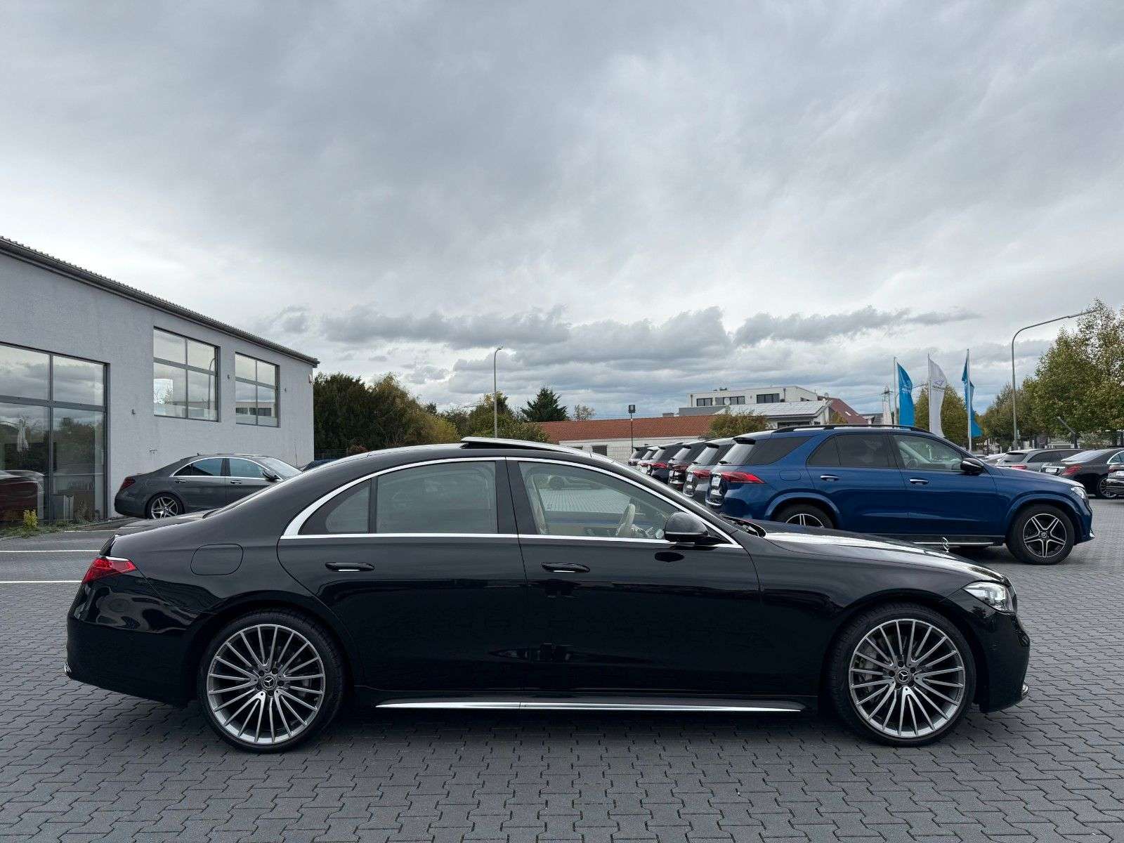 Second hand Mercedes Benz S-Class 