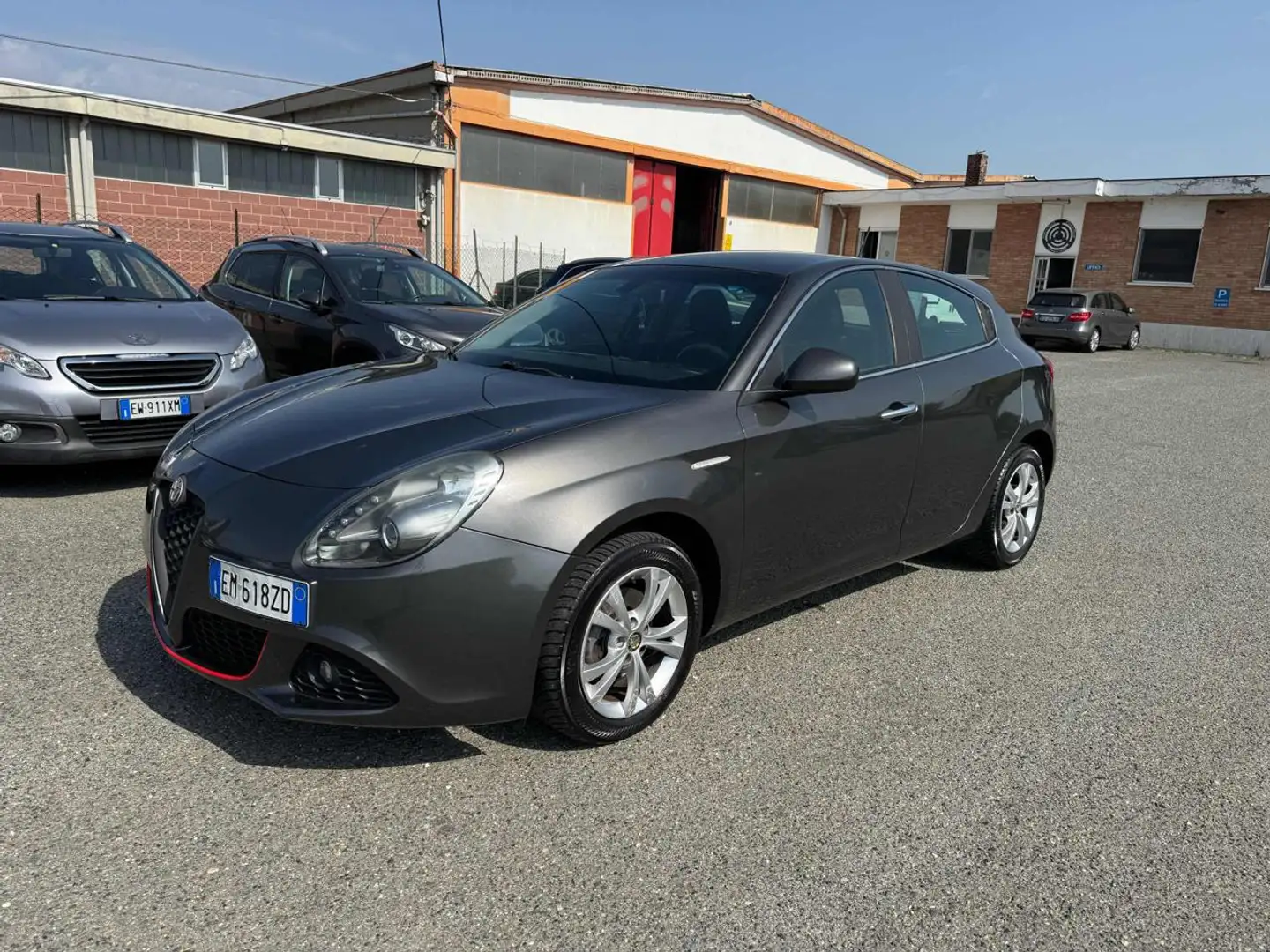 Alfa Romeo Giulietta 1.6 JTDm-2 105 CV Exclusive Gris - 1