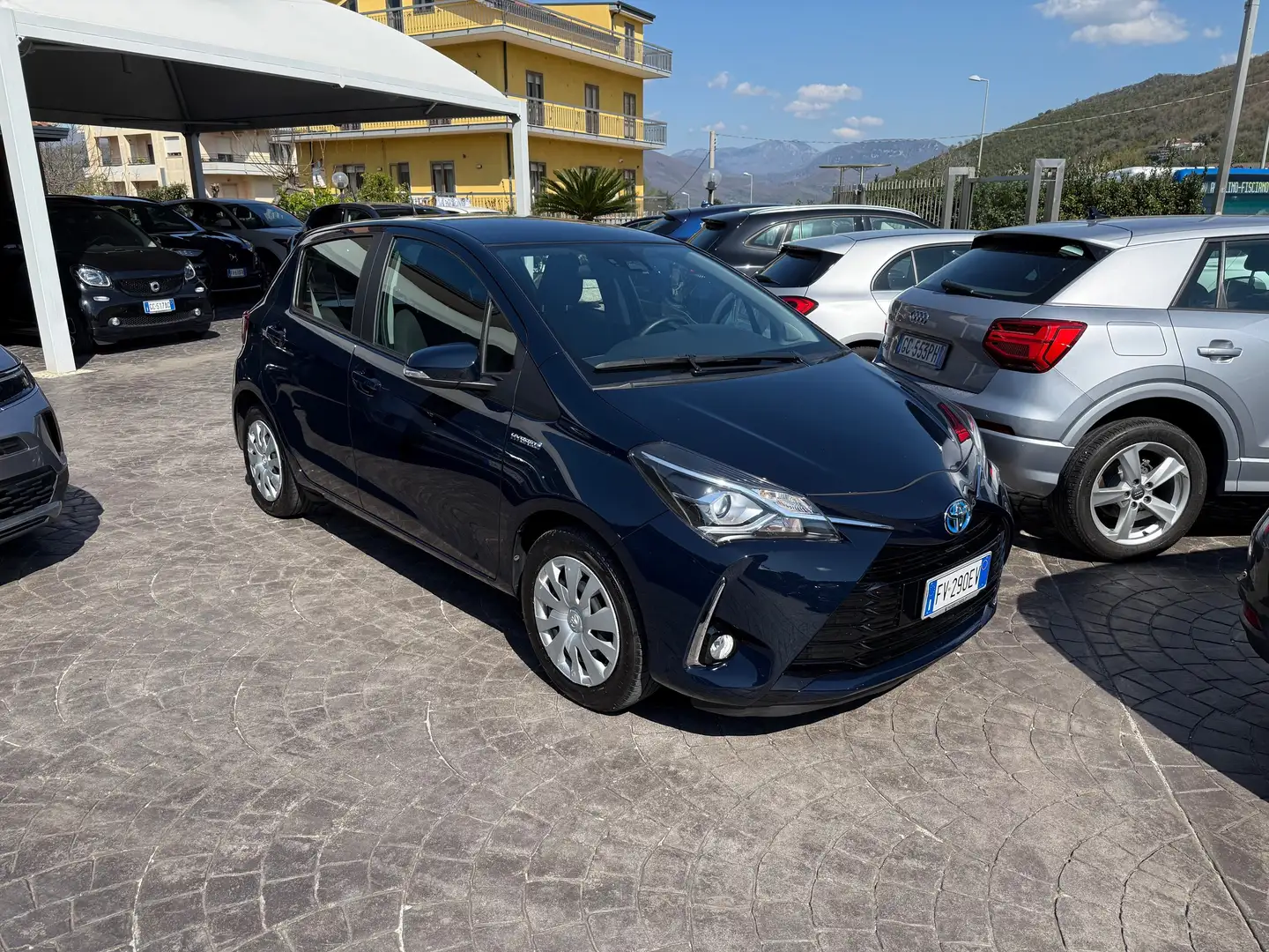 Toyota Yaris 1.5 Hybrid 5 porte Active Blu/Azzurro - 1