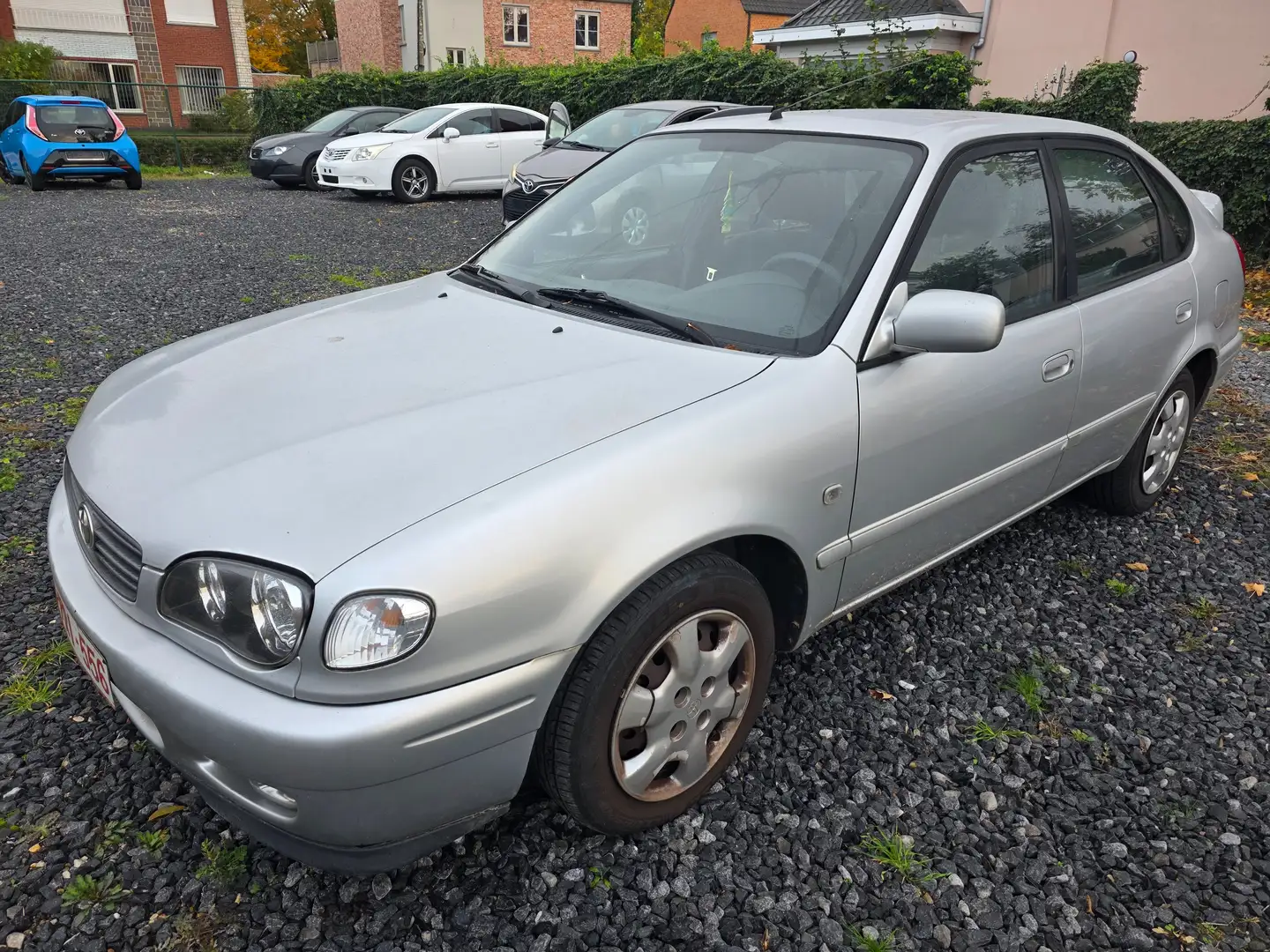 Toyota Corolla 1.4i VVT-i 16v Linea Sol Grijs - 2