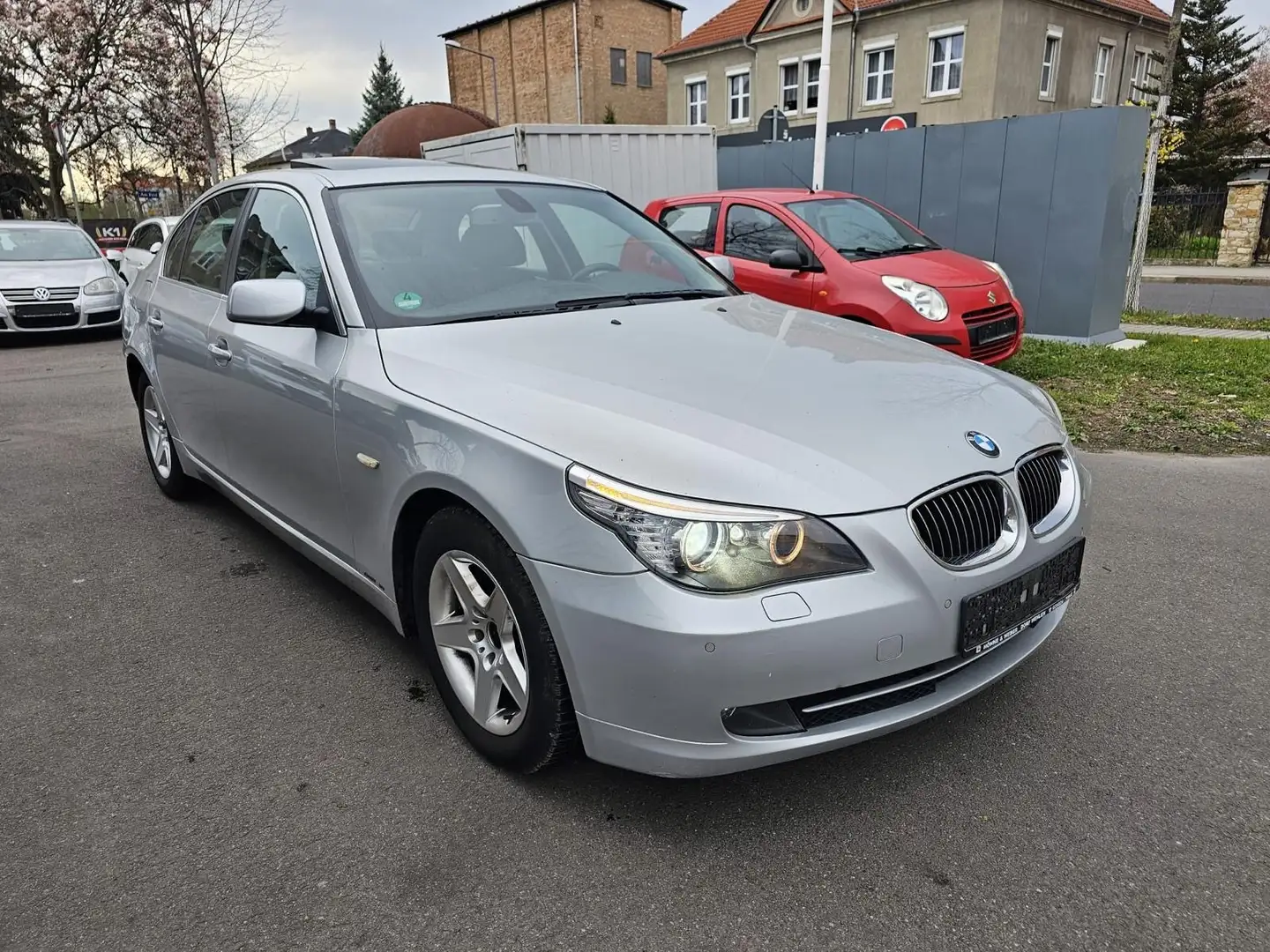 BMW 523 523i. TÛV 02/2026 Stříbrná - 1