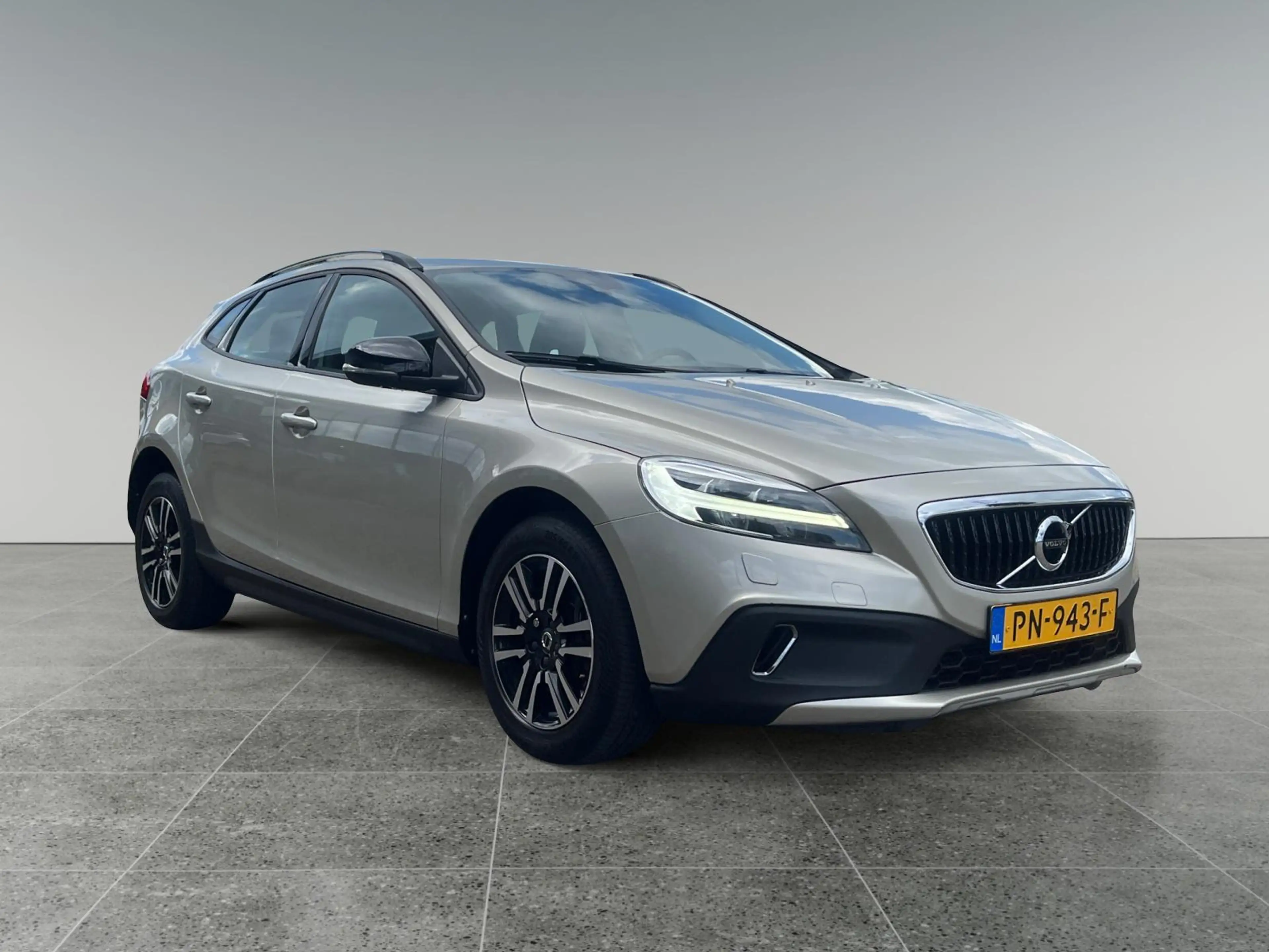 Volvo V40 Cross Country 1.5 T3 Nordic+ l Trekhaak l — photo 3