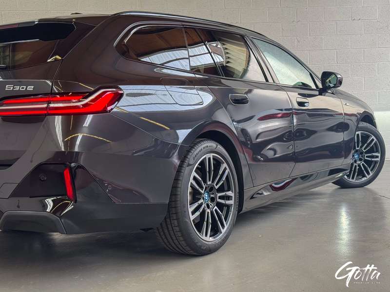 Photo du véhicule BMW 530