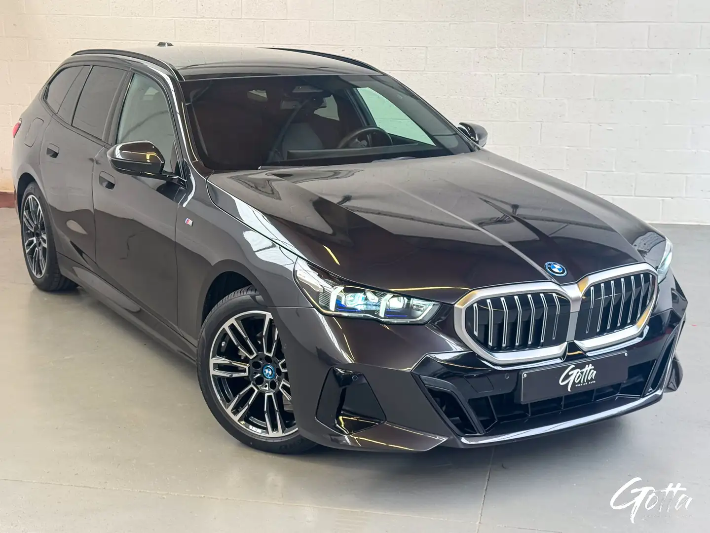 BMW 530 TOURING eA PHEV 300CH xDrive 4X4/ PACK M/ CUIR Grigio - 2