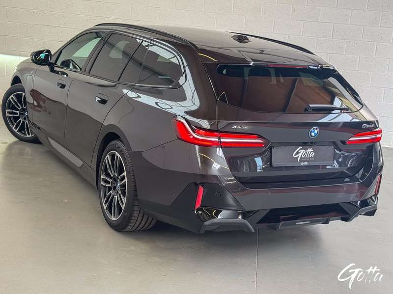 Photo du véhicule BMW 530