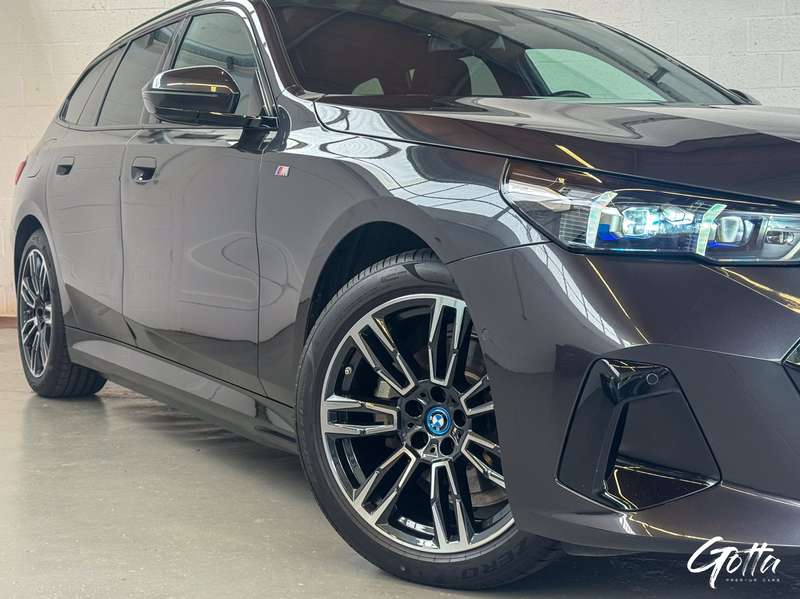 Photo du véhicule BMW 530