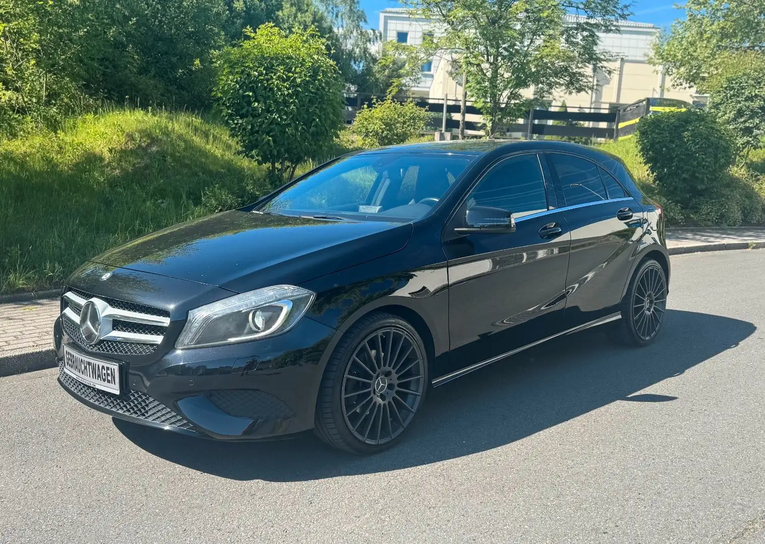 Mercedes-Benz A 180 *Automatik*Scheckheft*8-Fach bereift* Nero - 1