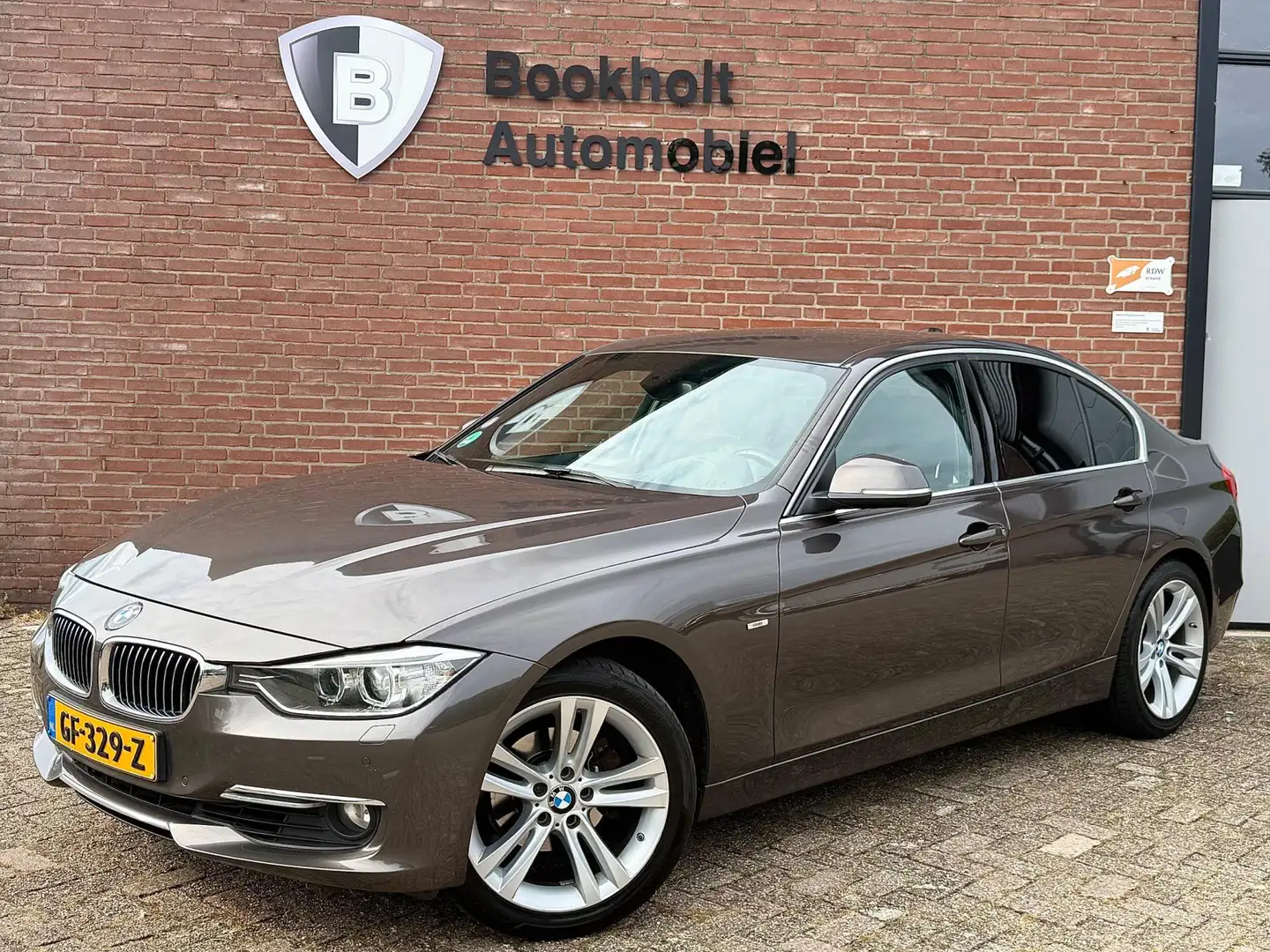 BMW 320 3-serie 320i Luxury, Nwe Distributieketting (NL-au Bruin - 1
