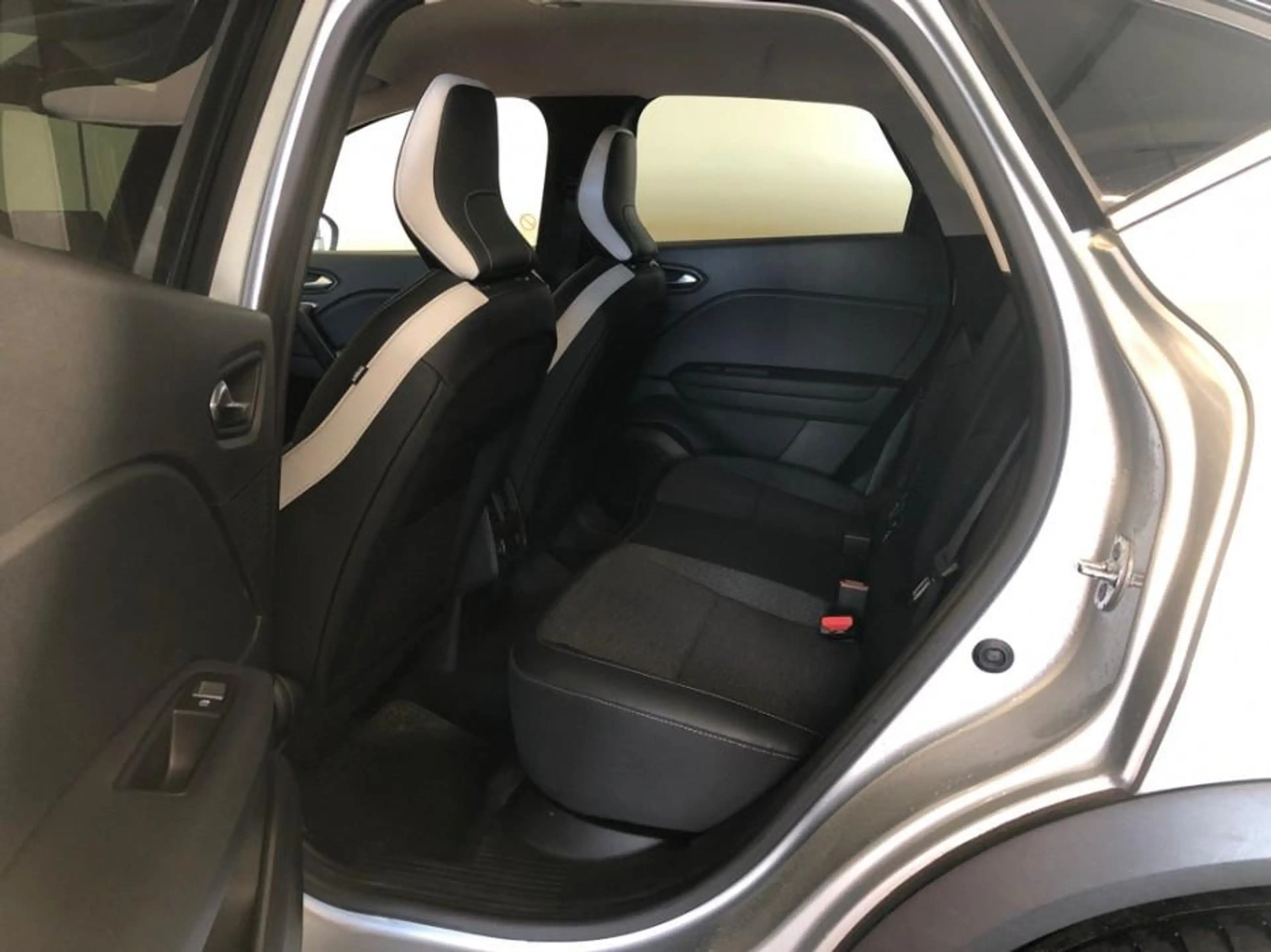 Renault Captur techno E-Tech plug-in hybrid 160 | Pack Full Scree — photo 7
