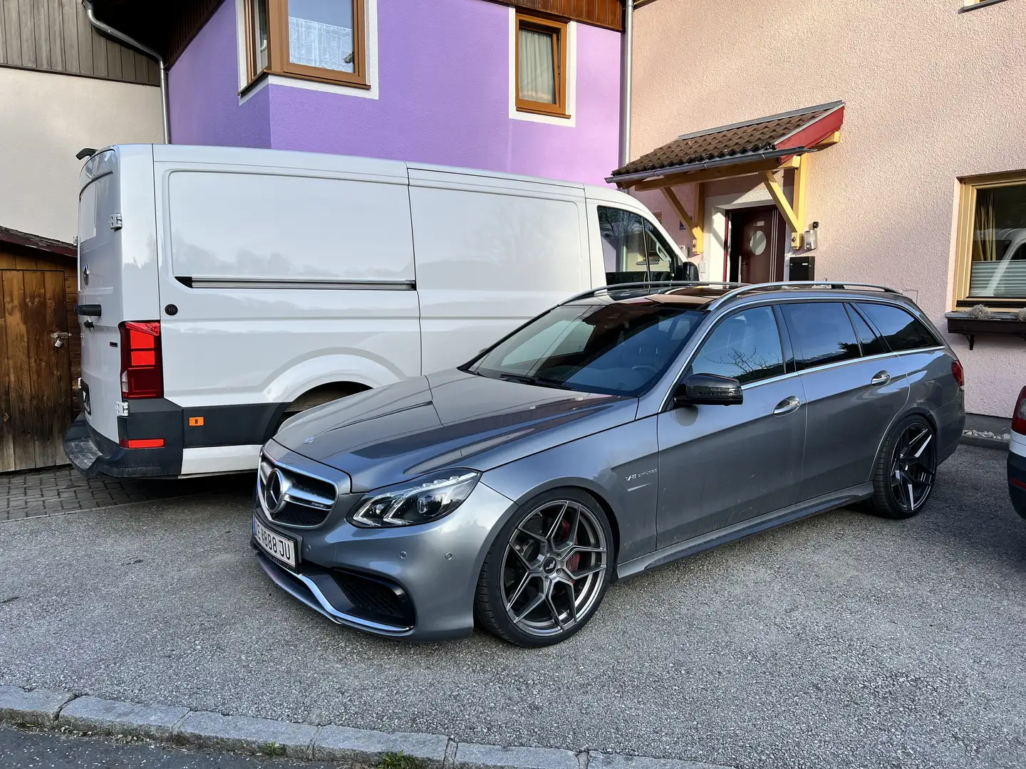 Mercedes-Benz E 63 AMG S 4MATIC T Aut. - 1
